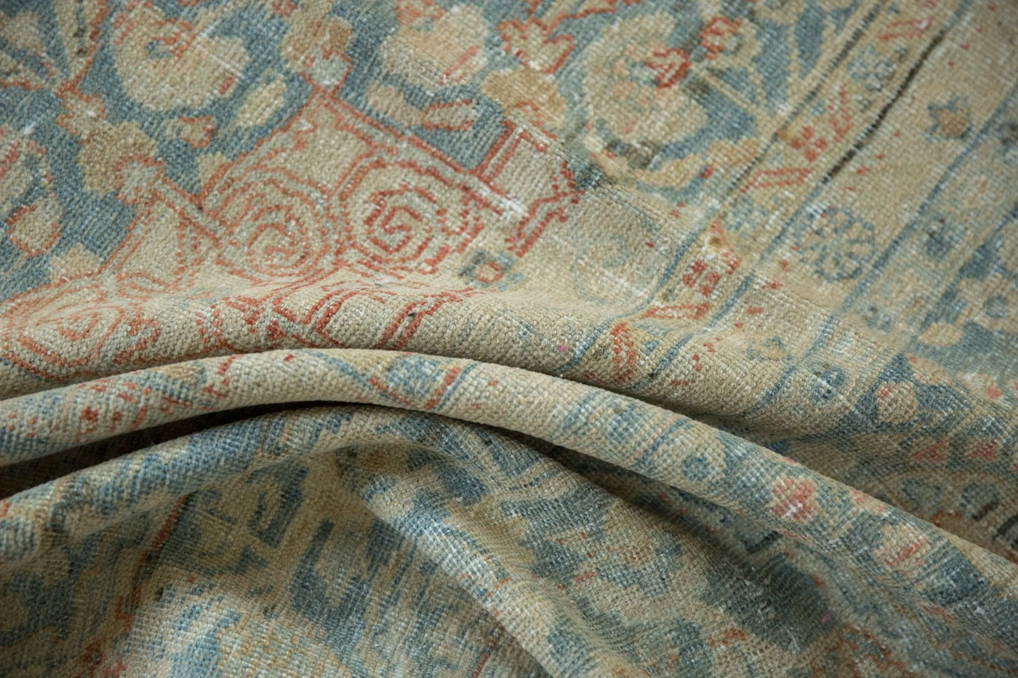 9.5x13.5 Vintage Distressed Mahal Carpet - Image 12