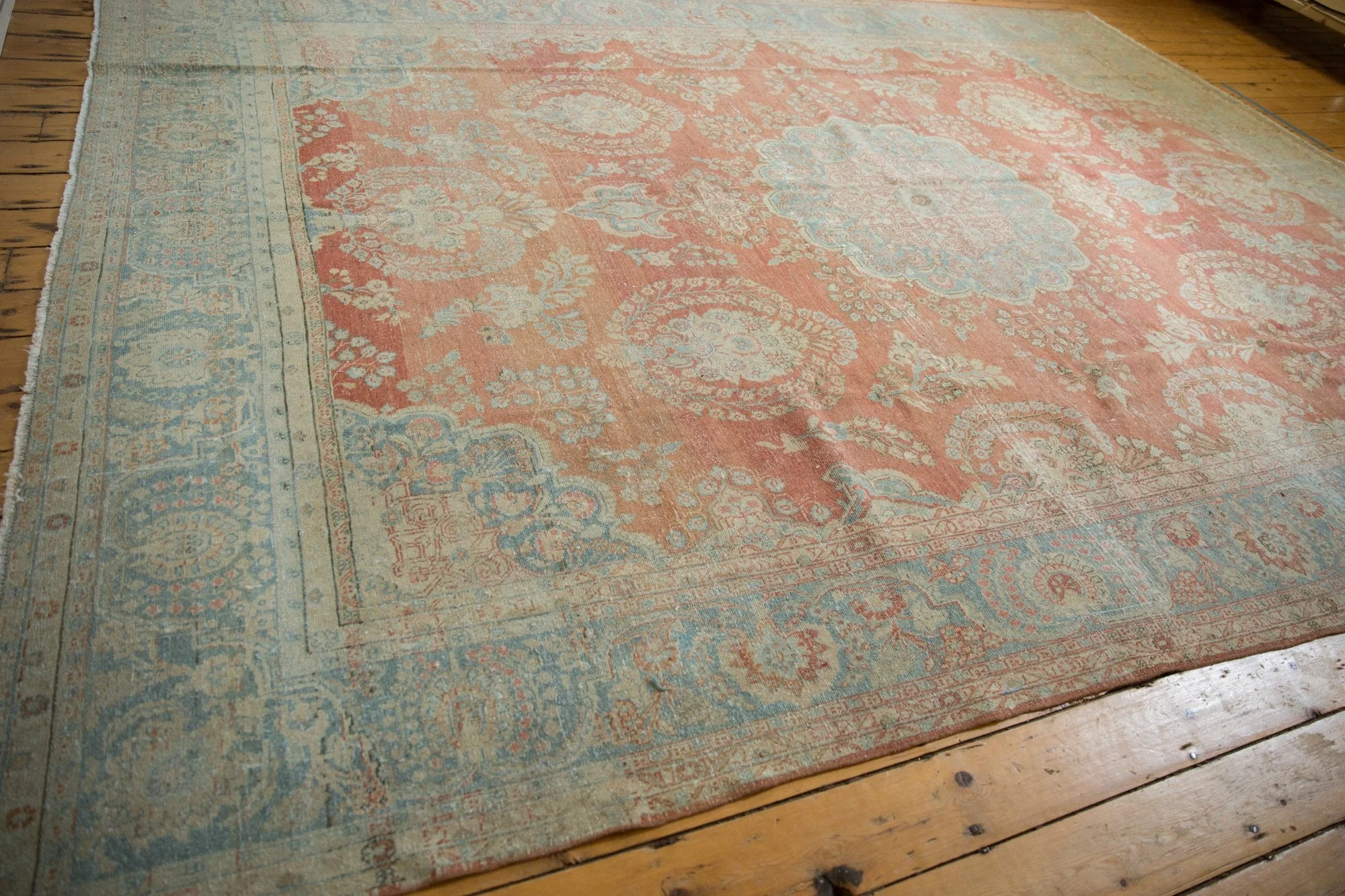 9.5x13.5 Vintage Distressed Mahal Carpet - Image 14