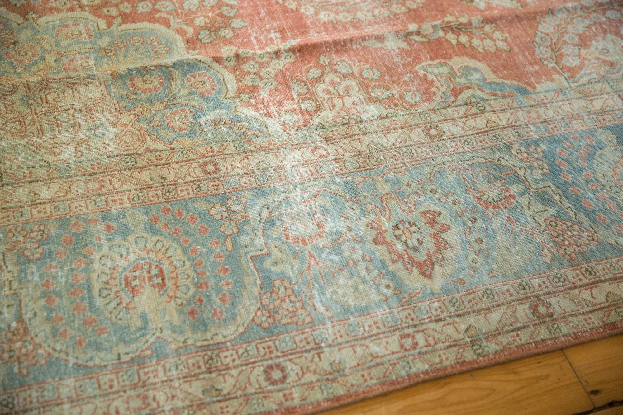 9.5x13.5 Vintage Distressed Mahal Carpet - Image 8