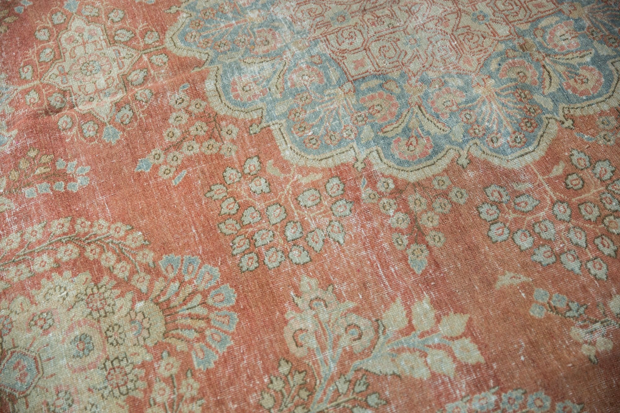 9.5x13.5 Vintage Distressed Mahal Carpet - Image 9