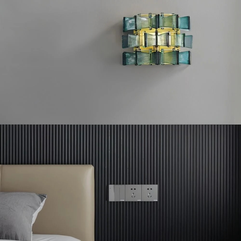 Salane Wall Lamp - Image 5