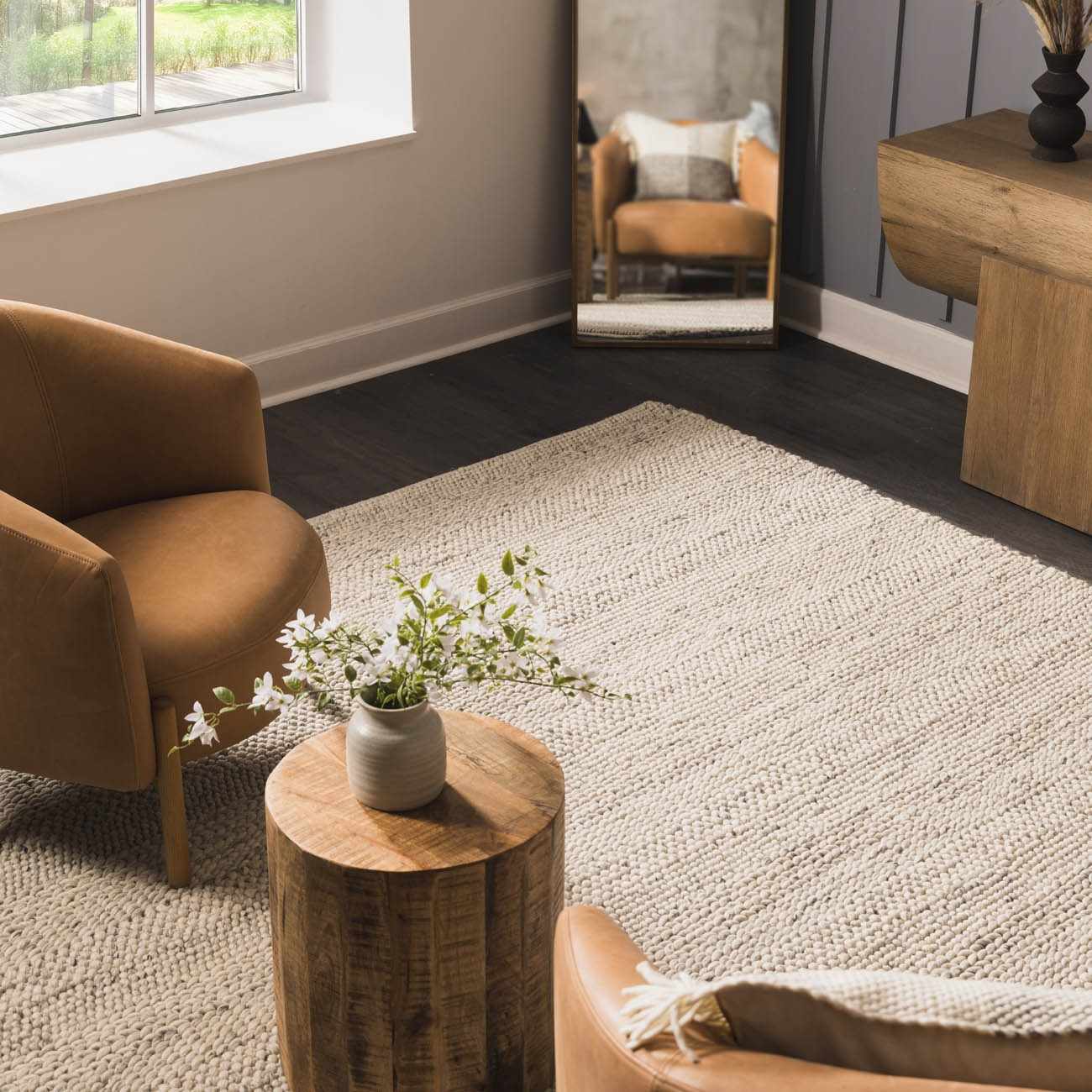 Salvo Luxury Hand Woven Wool Area Rug - Image 3
