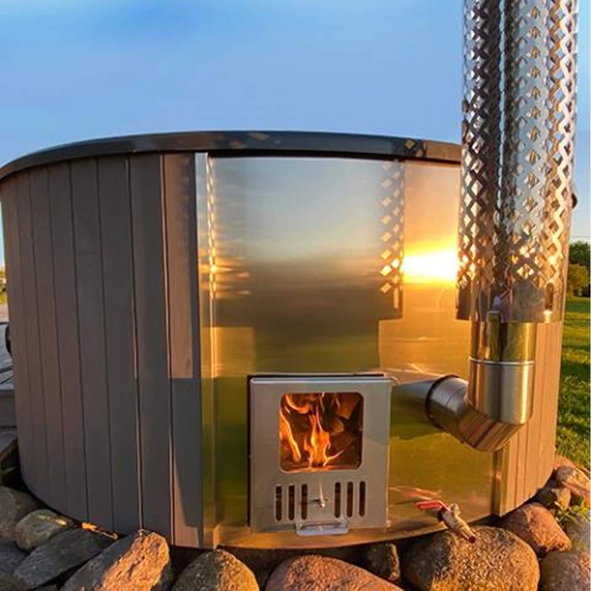 SaunaLife Model S4N Premium 6-Person Home Wood-Burning Hot Tub [SL-MODELS4N] (SAK28371) - Image 5