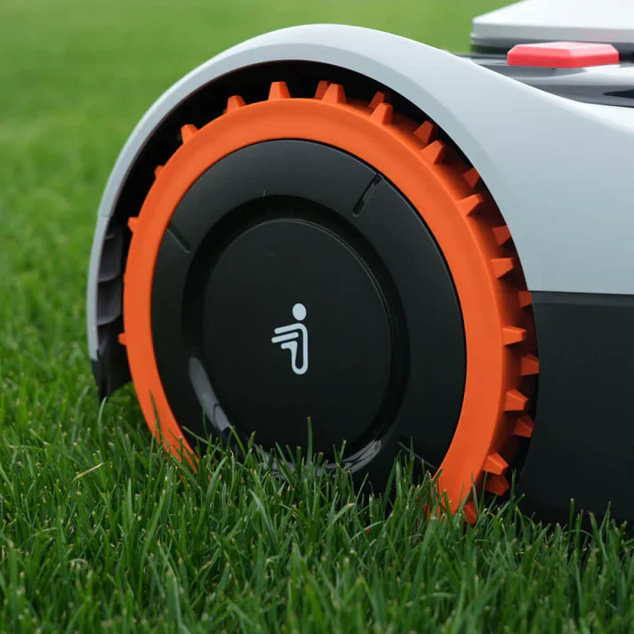 Segway Navimow Robust Off-Road Wheels with Spikes for Segway Navimow i Series – Superior Traction on Slopes and Mud - Image 5