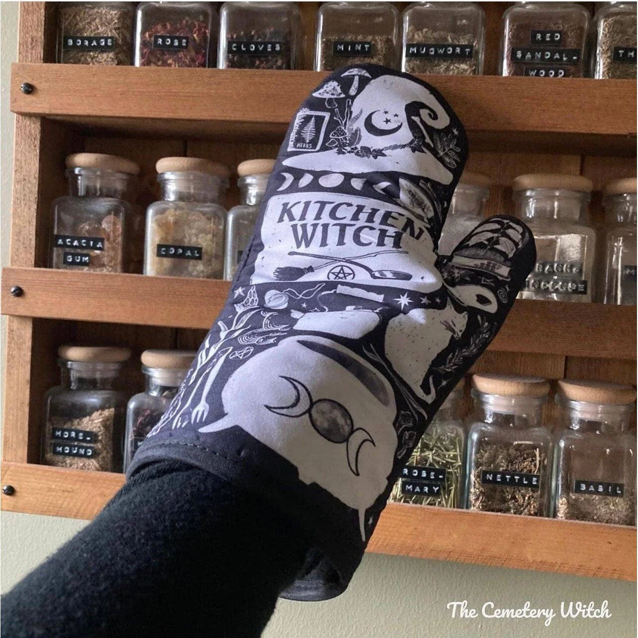 Set of 2 Kitchen Witch Oven Mitt | Pot Holders Hanging Oven Gloves Set - Image 10