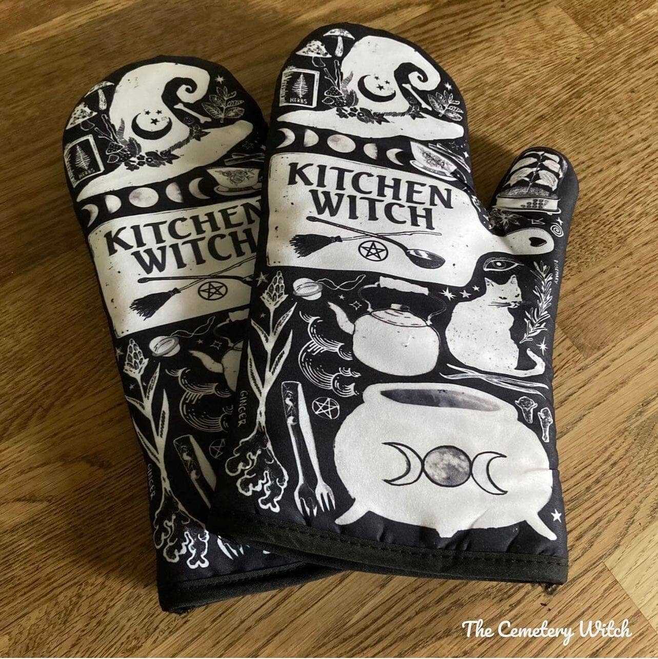 Set of 2 Kitchen Witch Oven Mitt | Pot Holders Hanging Oven Gloves Set - Image 11