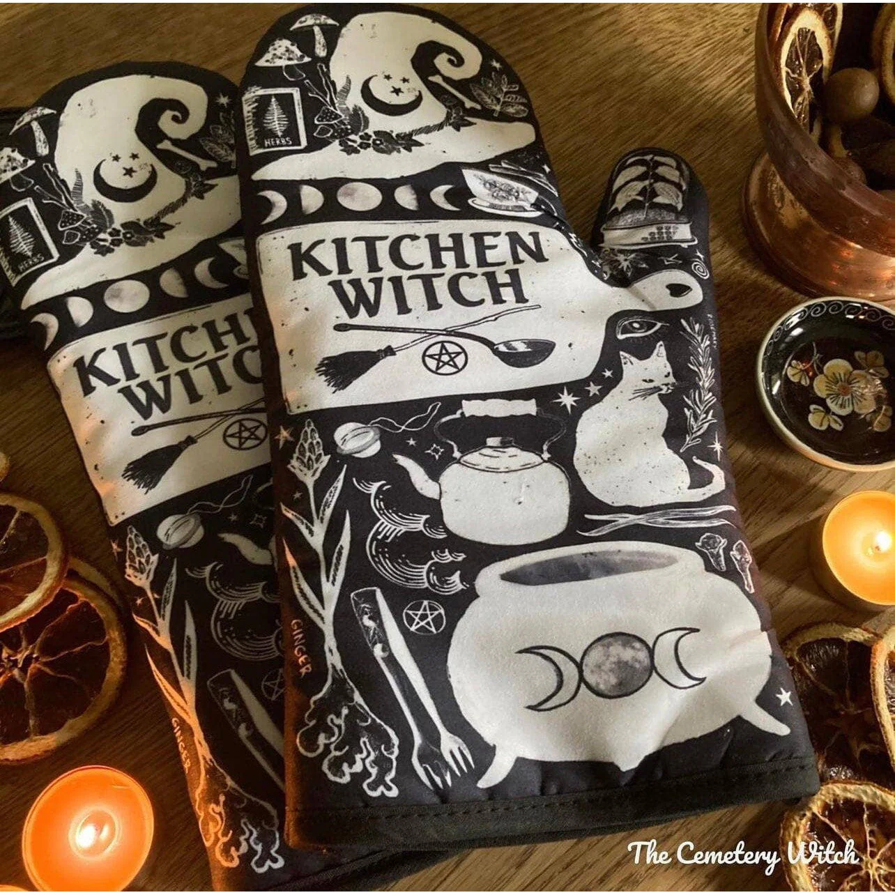 Set of 2 Kitchen Witch Oven Mitt | Pot Holders Hanging Oven Gloves Set - Image 4