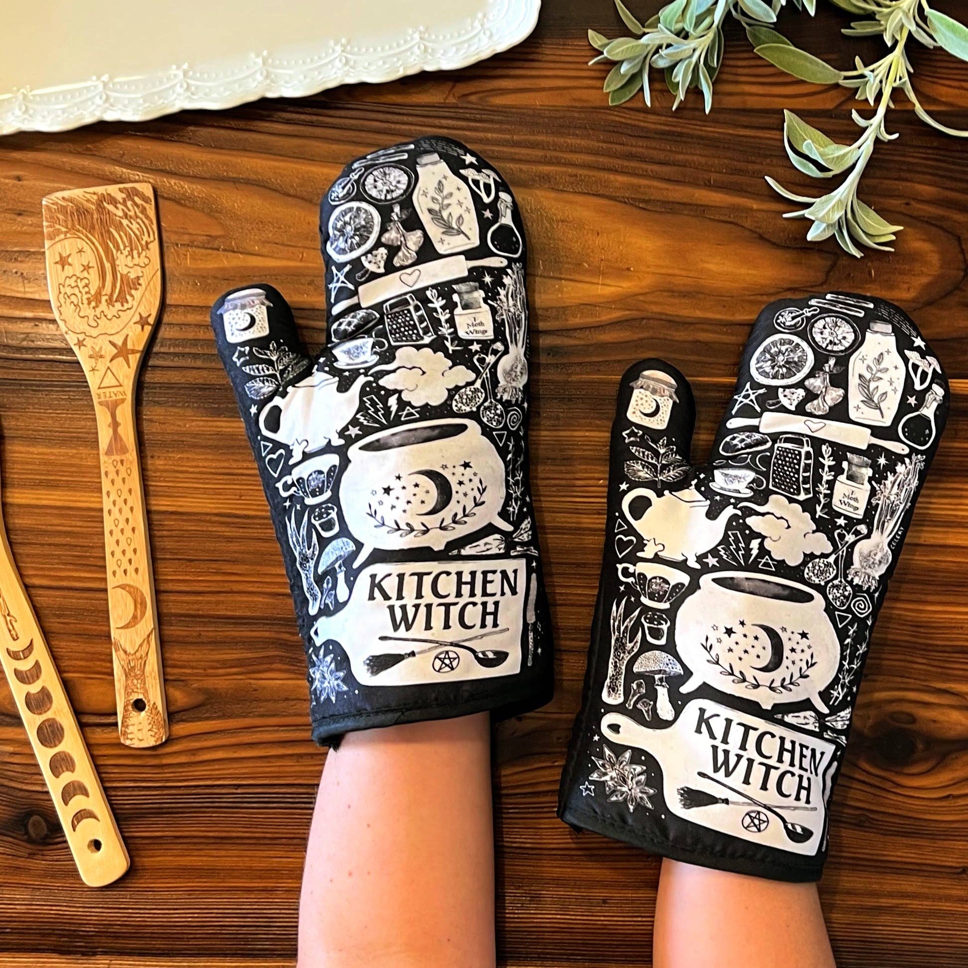 Set of 2 Kitchen Witch Oven Mitt | Pot Holders Hanging Oven Gloves Set - Image 5