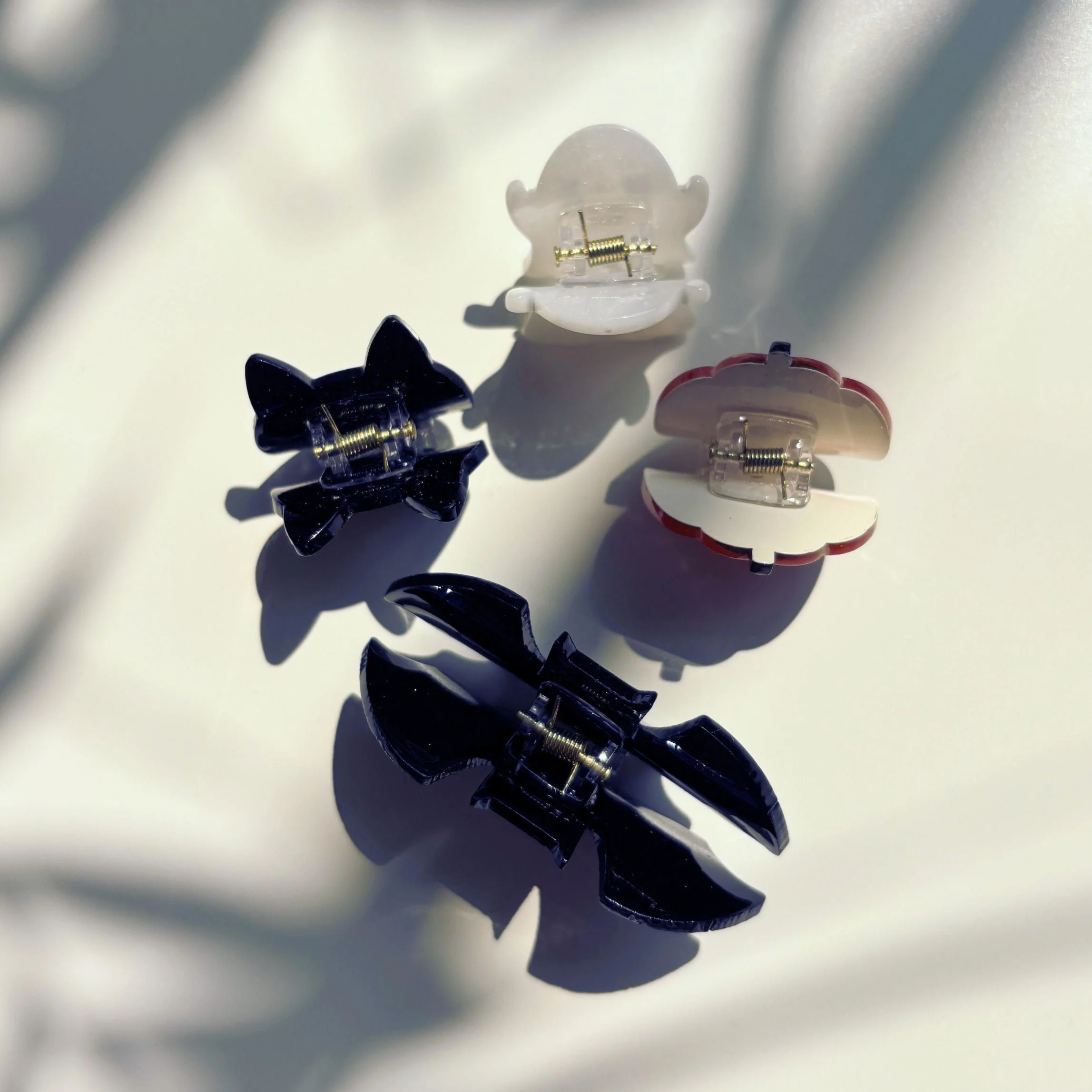 Set of 4 Velvet Claws Mini Spooky Hair Claws | Hair Claw Clip in Giftable Pouch - Image 10