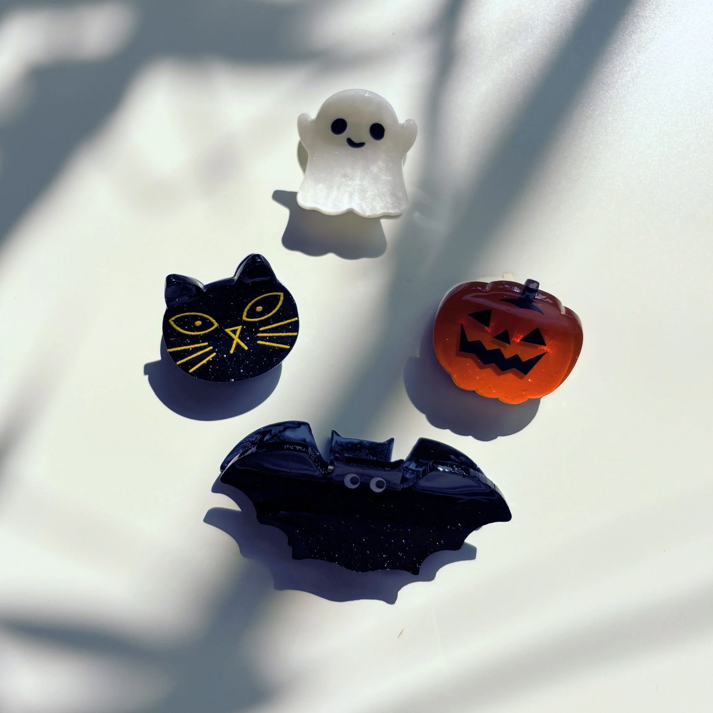 Set of 4 Velvet Claws Mini Spooky Hair Claws | Hair Claw Clip in Giftable Pouch - Image 11