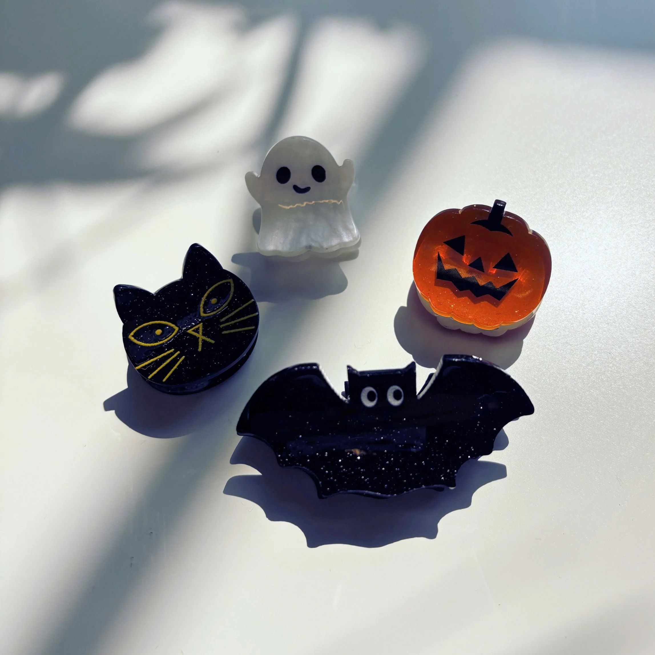 Set of 4 Velvet Claws Mini Spooky Hair Claws | Hair Claw Clip in Giftable Pouch - Image 12