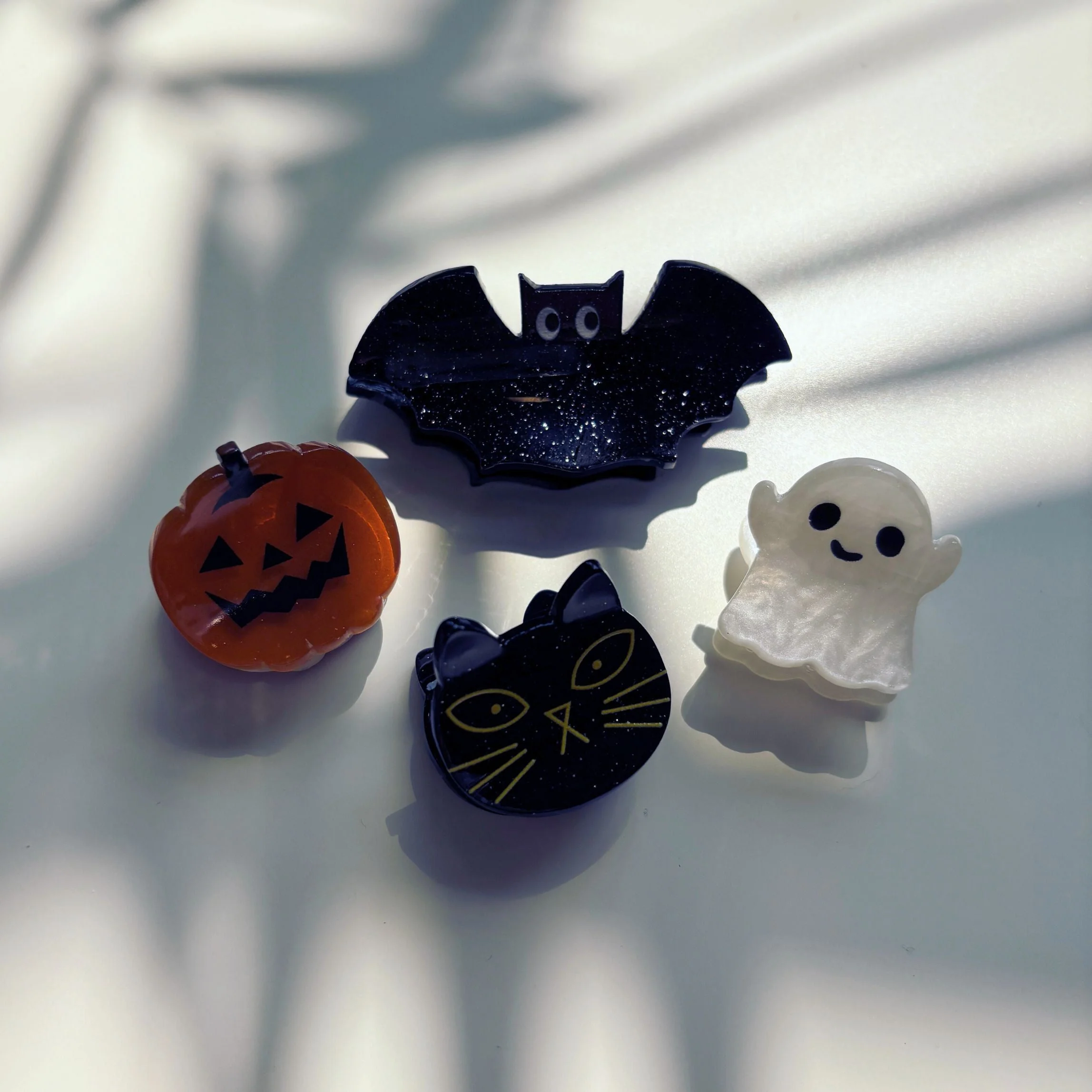 Set of 4 Velvet Claws Mini Spooky Hair Claws | Hair Claw Clip in Giftable Pouch - Image 5