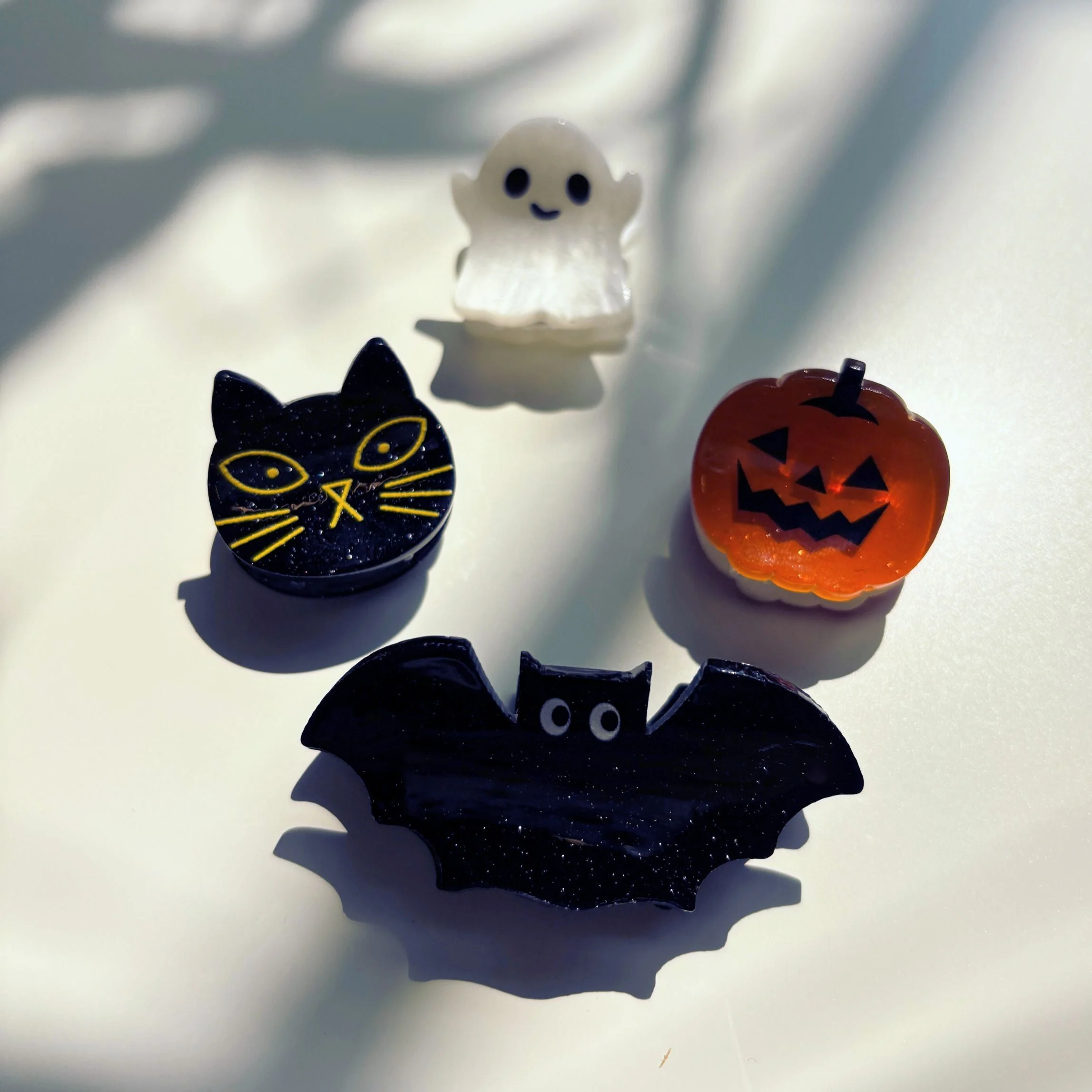 Set of 4 Velvet Claws Mini Spooky Hair Claws | Hair Claw Clip in Giftable Pouch - Image 6