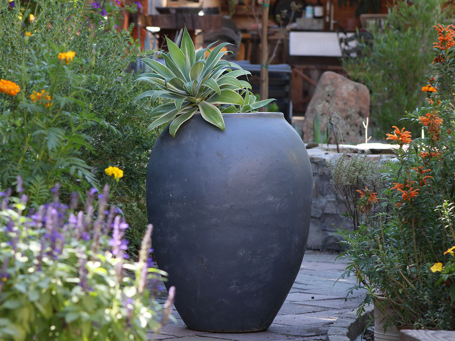 Single Water Jar By Plantatorem - Image 6