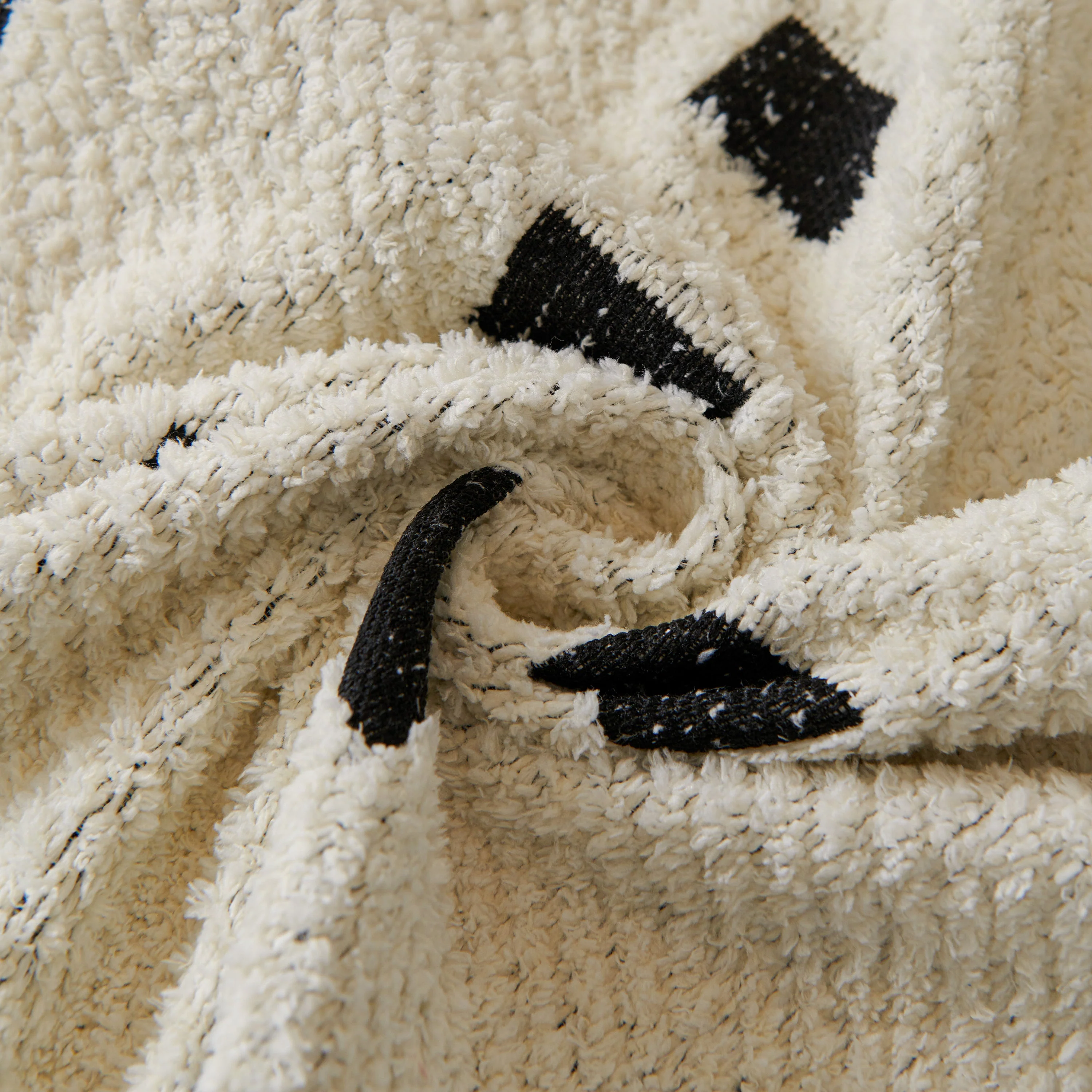 Sofa Throw Blanket with Woven Geometric Pattern & Tassels, Soft & Thick Couch Cover - Image 4