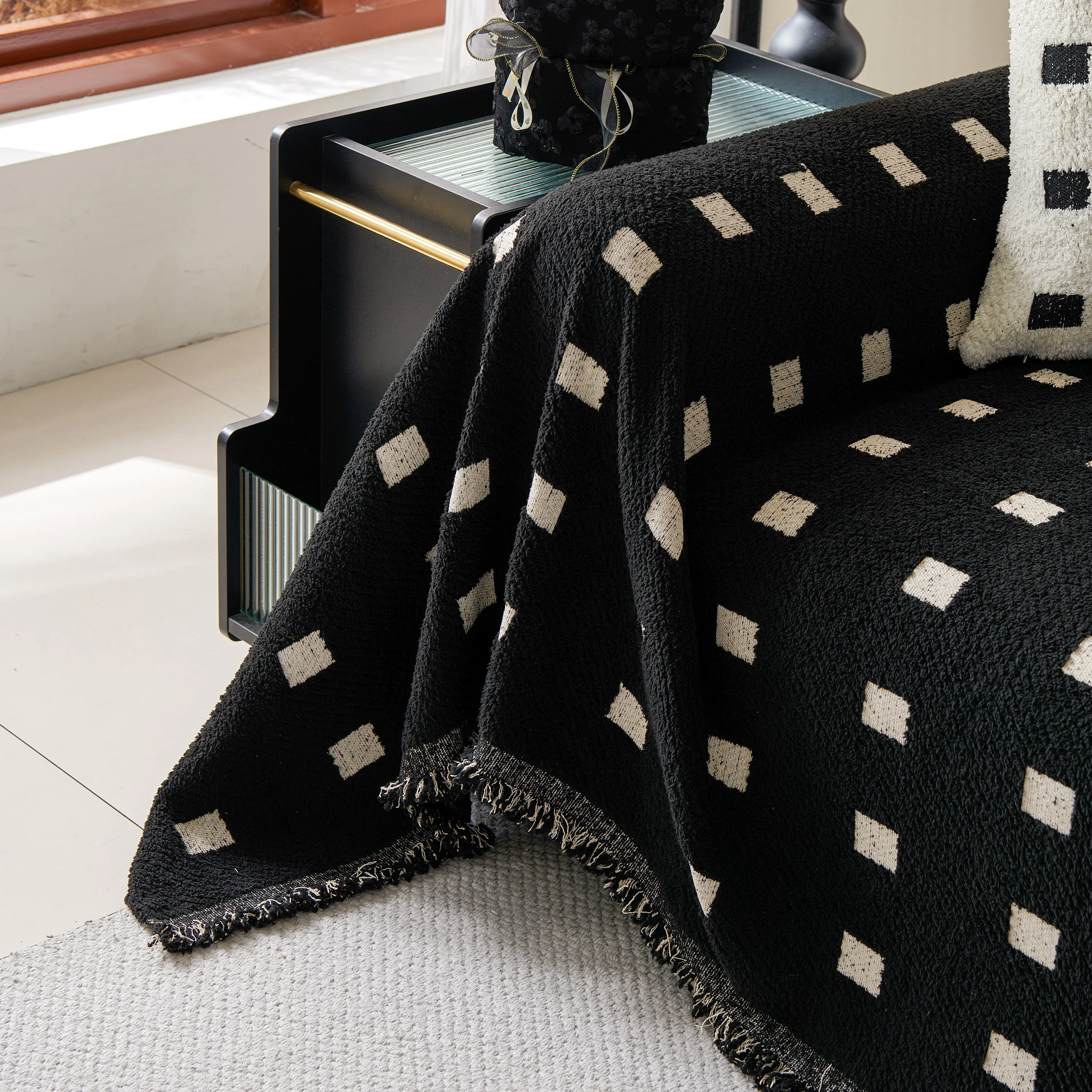 Sofa Throw Blanket with Woven Geometric Pattern & Tassels, Soft & Thick Couch Cover - Image 42