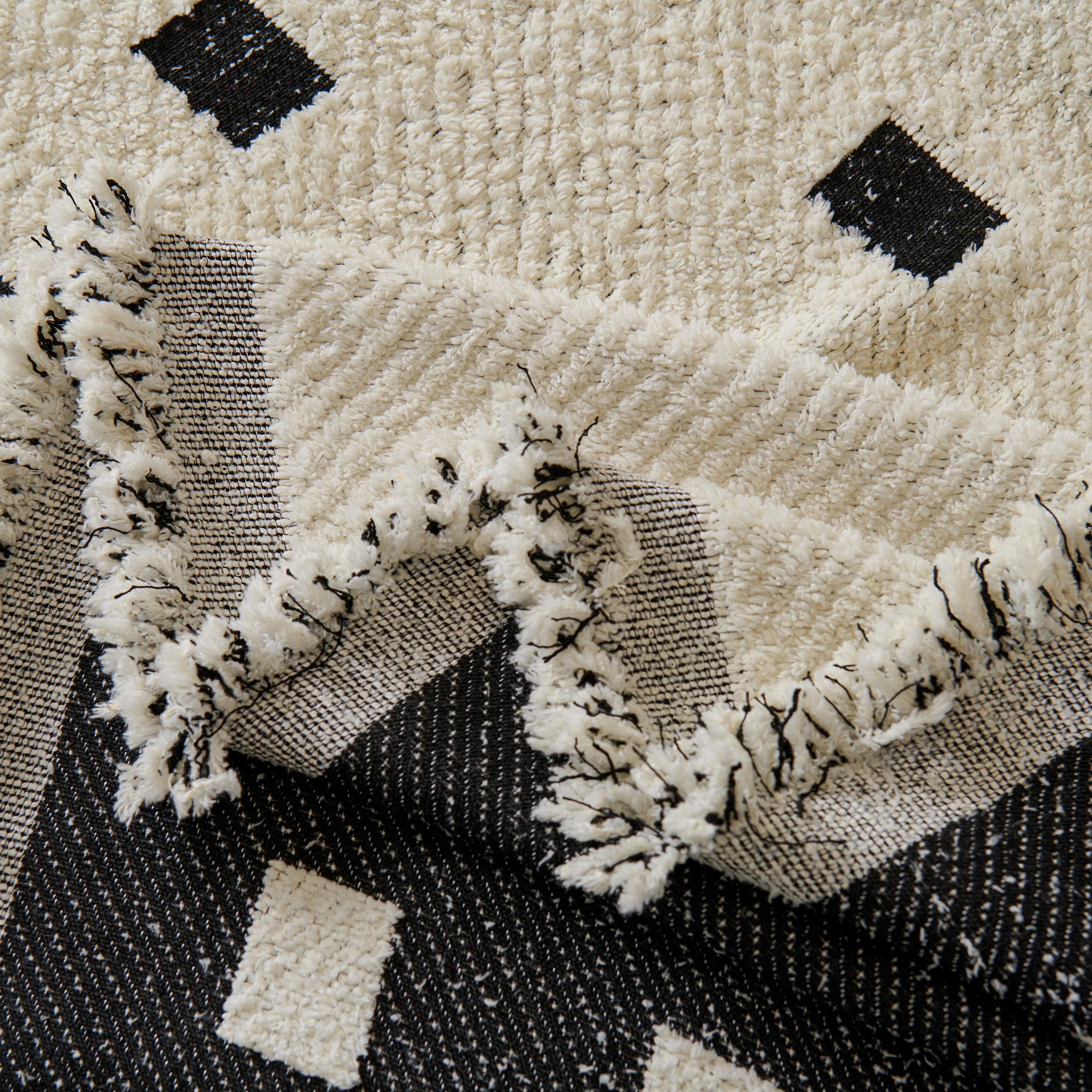 Sofa Throw Blanket with Woven Geometric Pattern & Tassels, Soft & Thick Couch Cover - Image 6