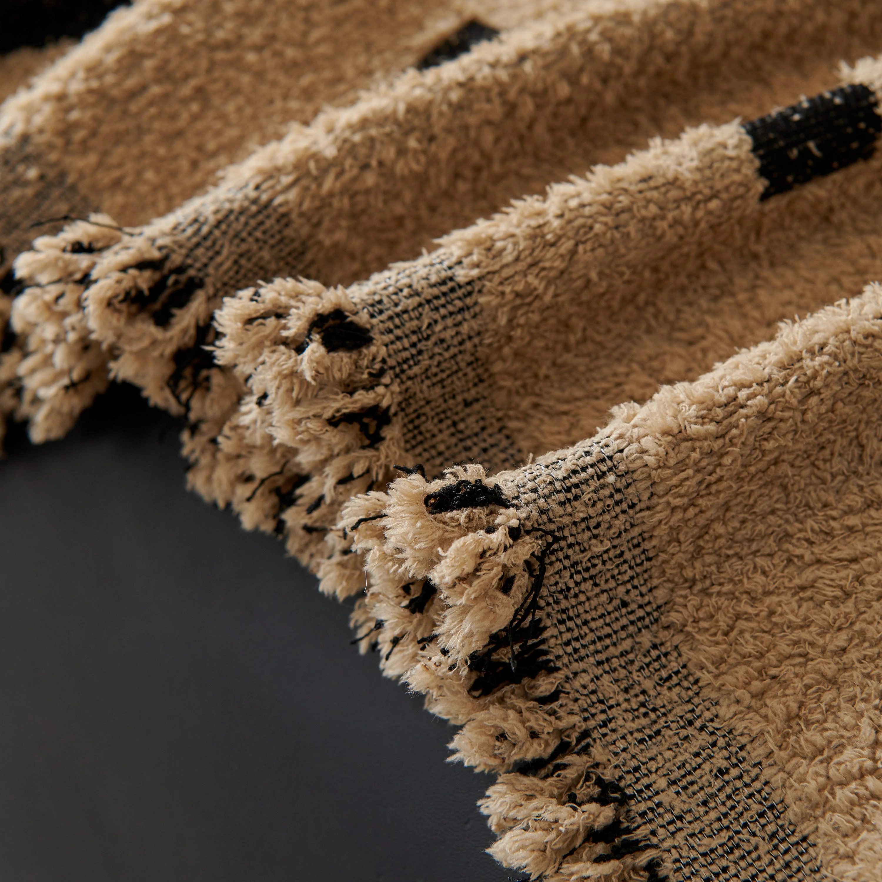 Sofa Throw Blanket with Woven Geometric Pattern & Tassels, Soft & Thick Couch Cover - Image 66