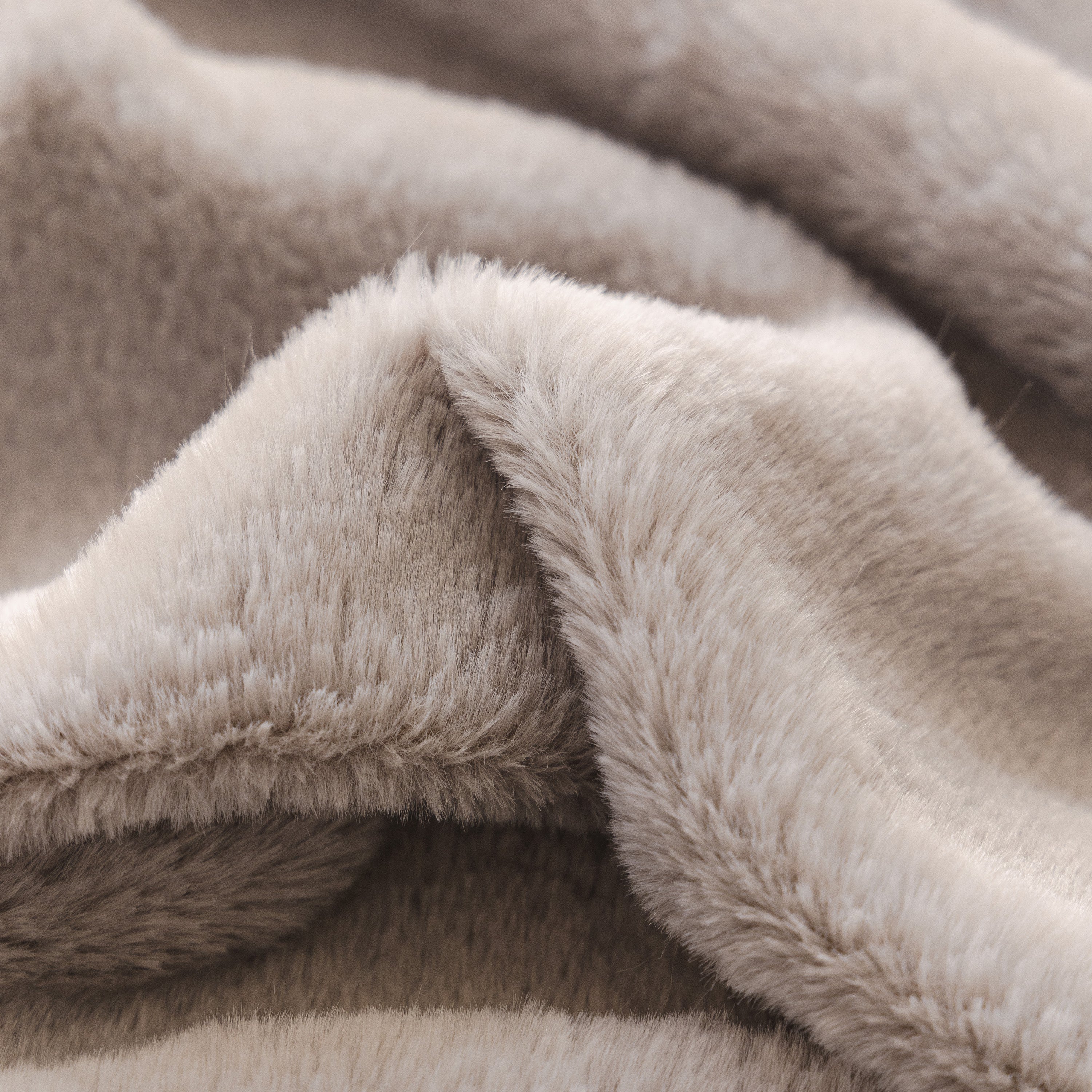 Soft Plush Warm Sofa Cover Stretchable Cozy Velvet Couch Protector for Fall & Winter - Image 79