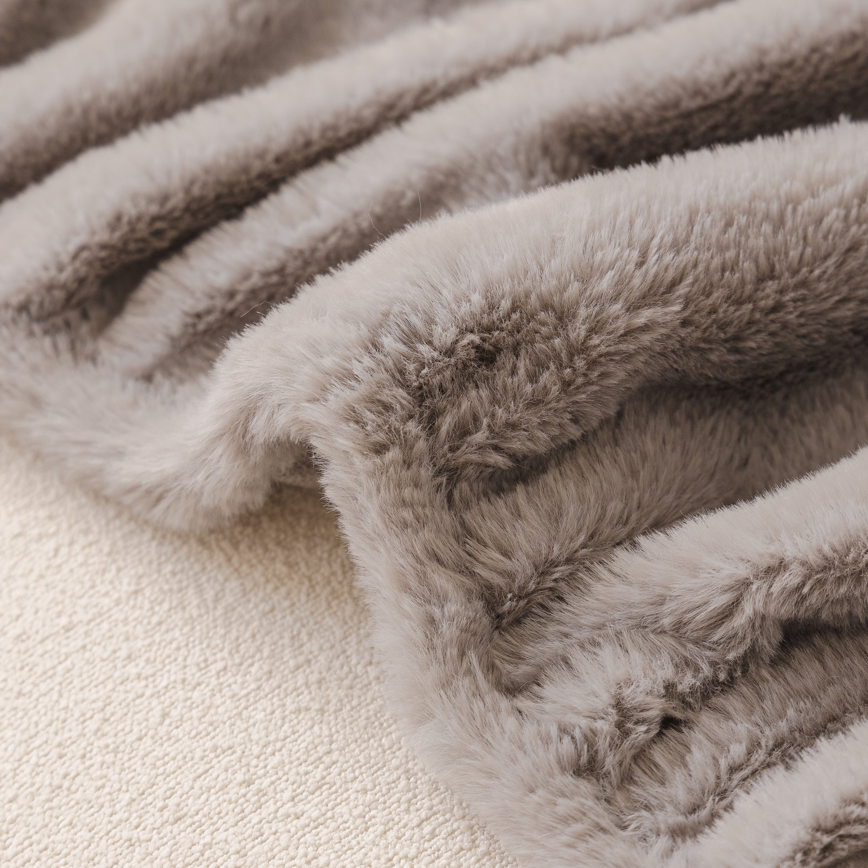 Soft Plush Warm Sofa Cover Stretchable Cozy Velvet Couch Protector for Fall & Winter - Image 81