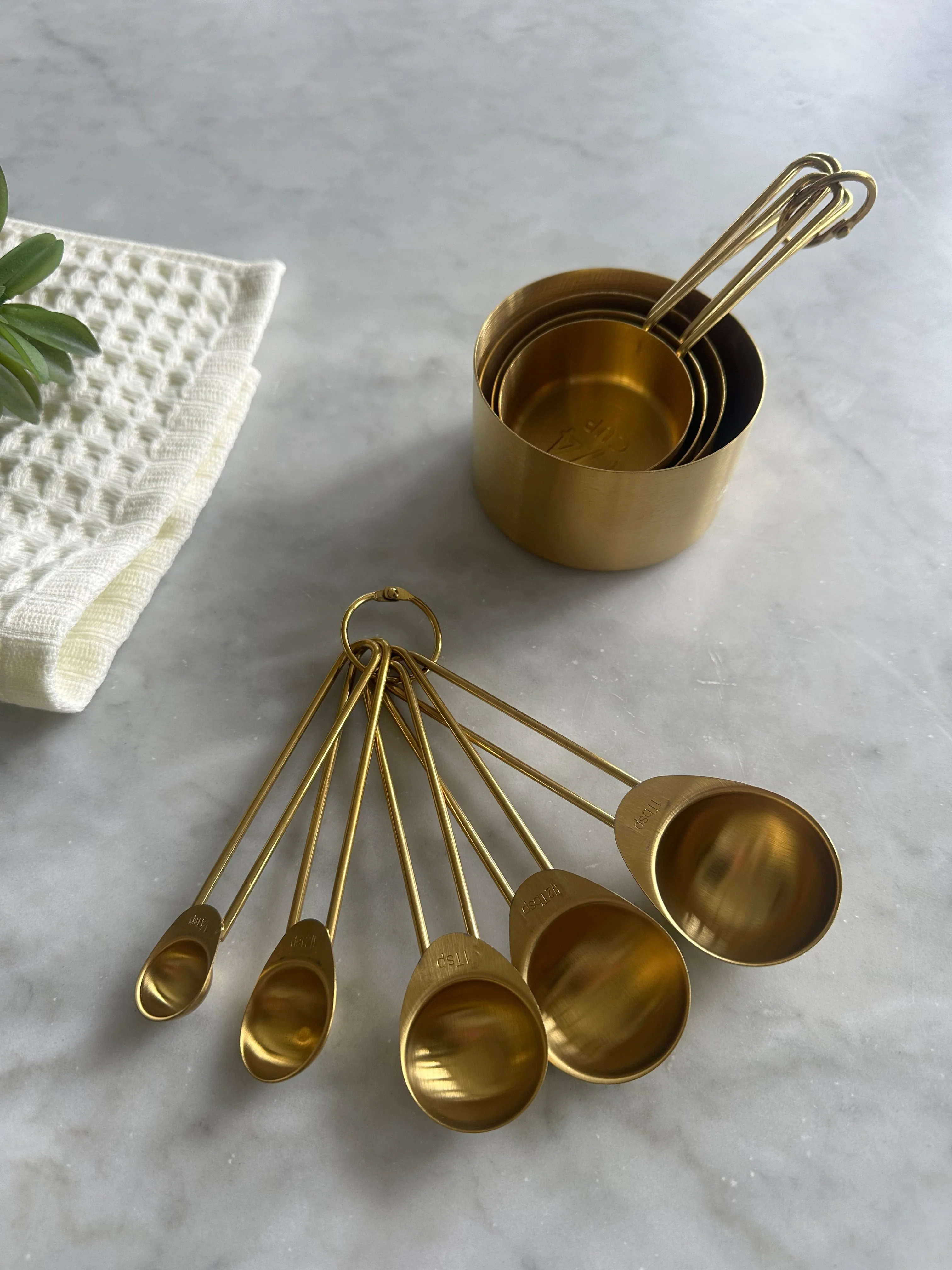 Sorrento Gold Measuring Cups & Spoons Set - Image 4