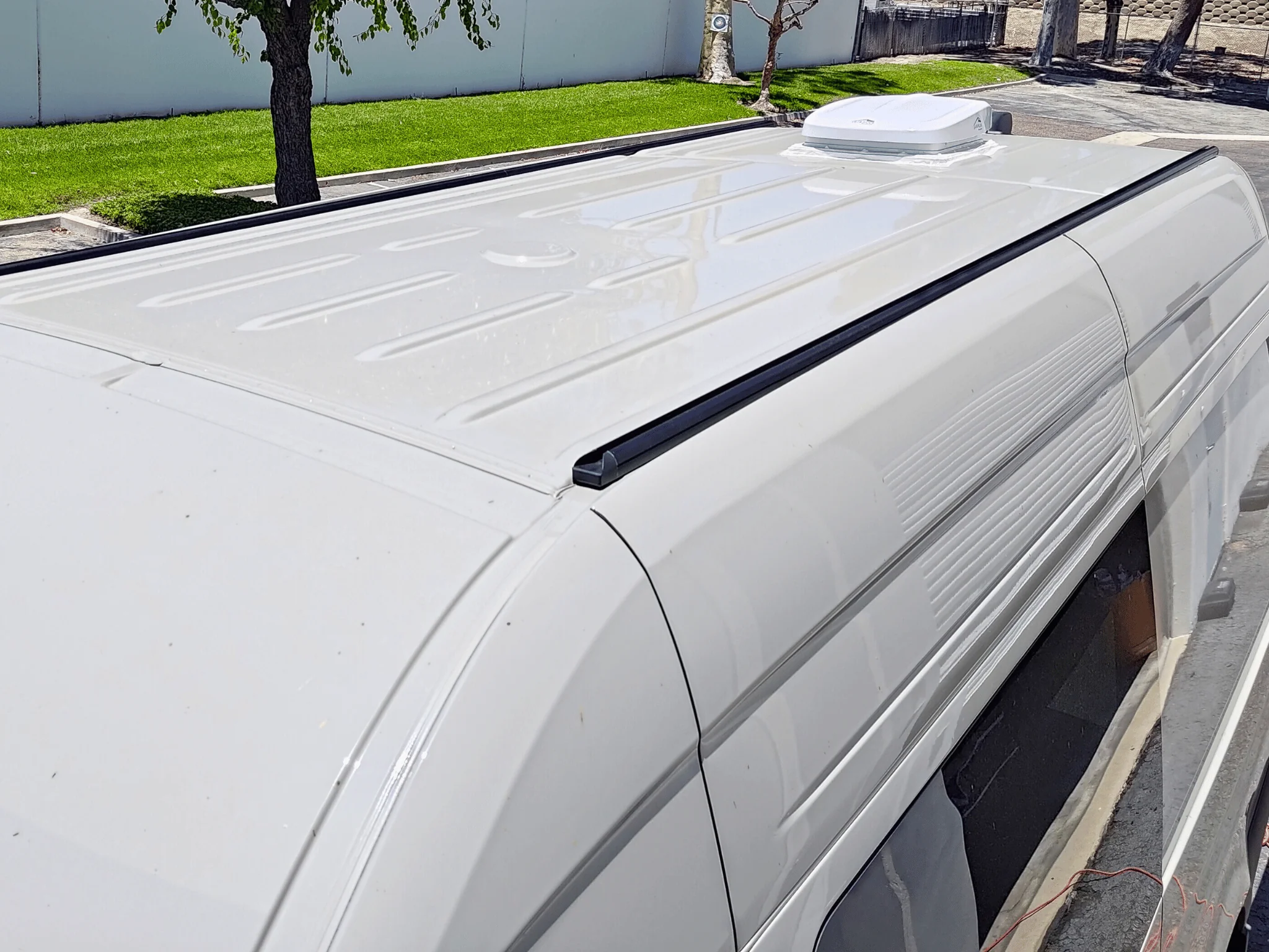 SPRINTER VAN 144" Roof Rail System 07+ - Image 4