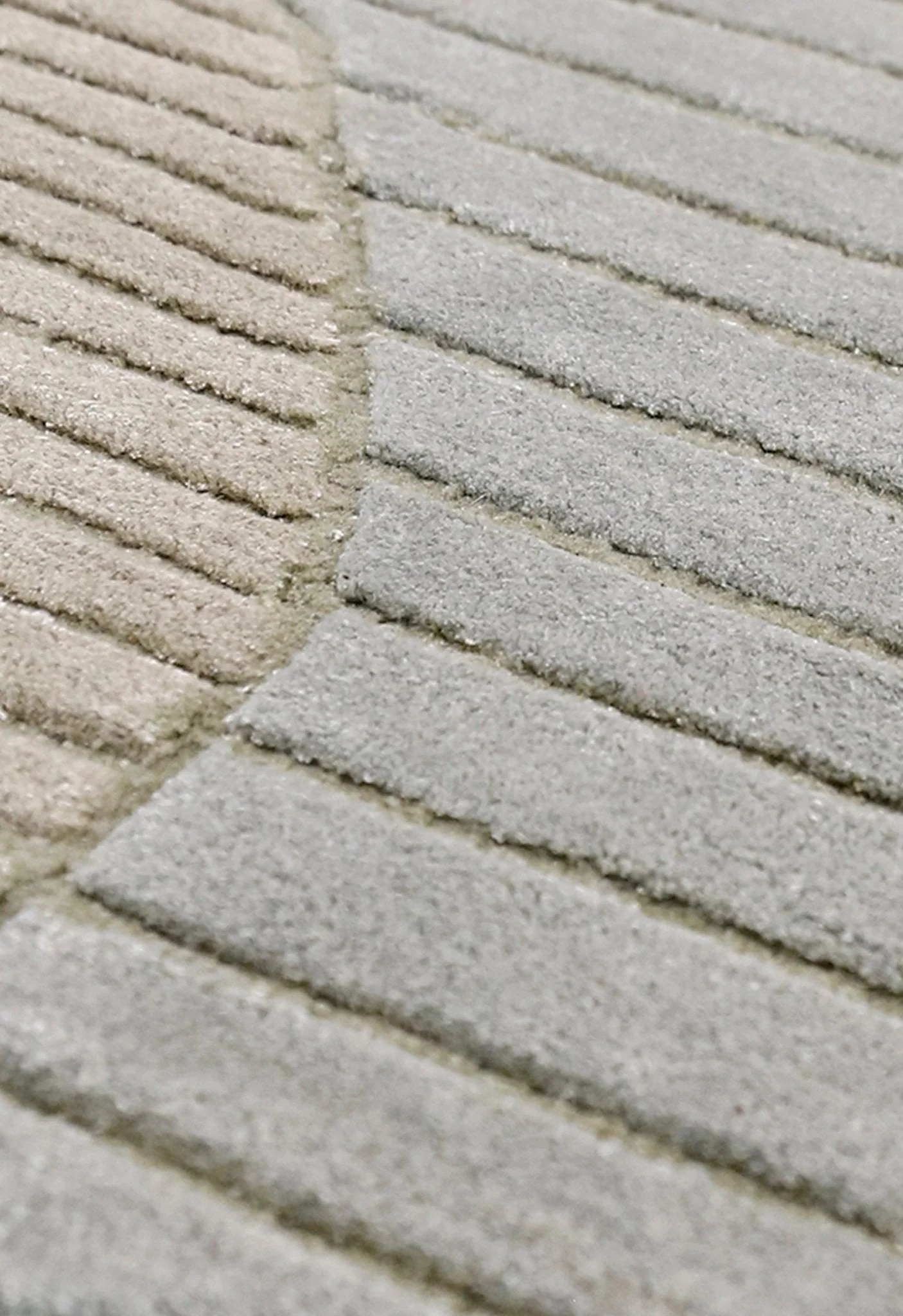 Stone Modern Ripple Beige And Gray Hand Tufted 5x7 Wool Rug - Image 7