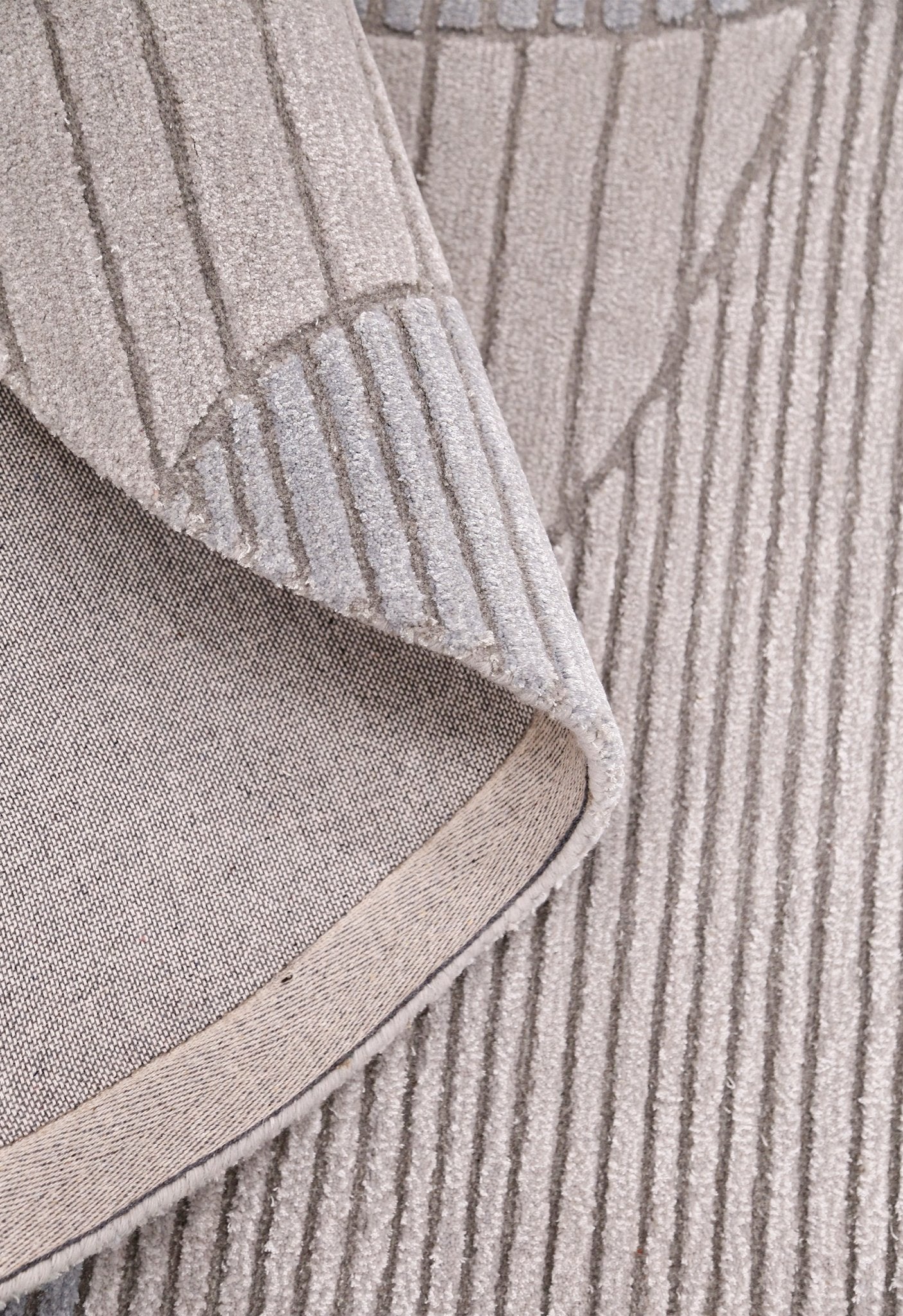 Stone Modern Ripple Lines Gray and Lilac Hand Tufted 5x7 Wool Rug - Image 3