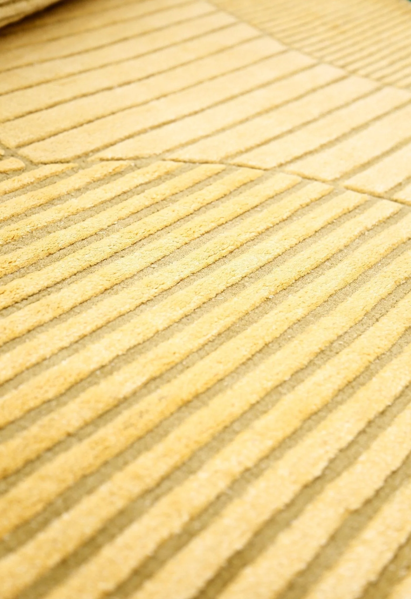 Stone Modern Style Yellow Hand Tufted 5x7 Wool Area Rug - Image 6