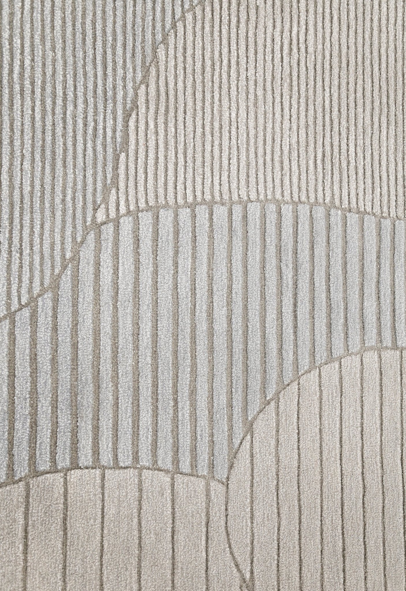 Stone Silver Modern Ripple Hand Tufted 5x7 Wool Area Rug - Image 6