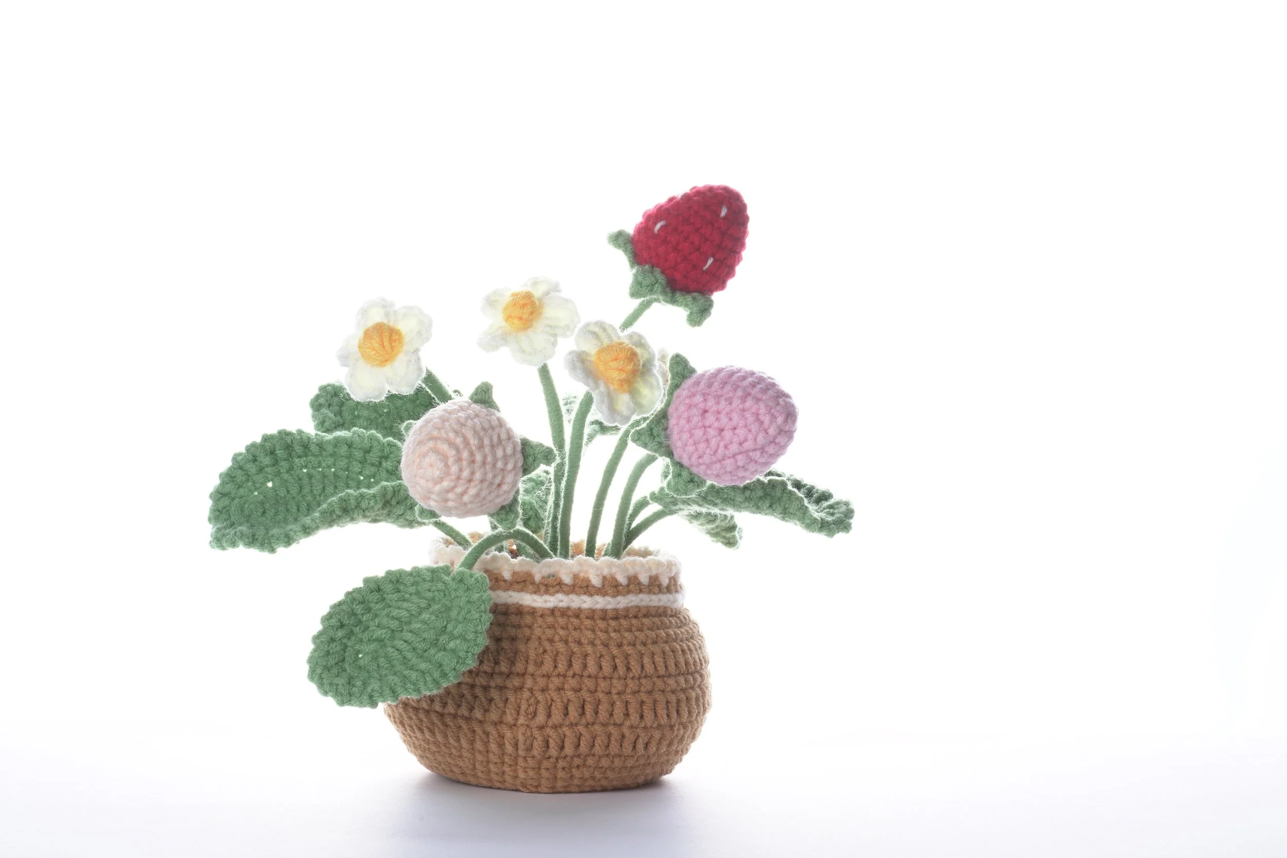 Strawberry. Potted Plant Amigurumi DIY Crochet Kit Wizardi F07N8-M32 - Image 2