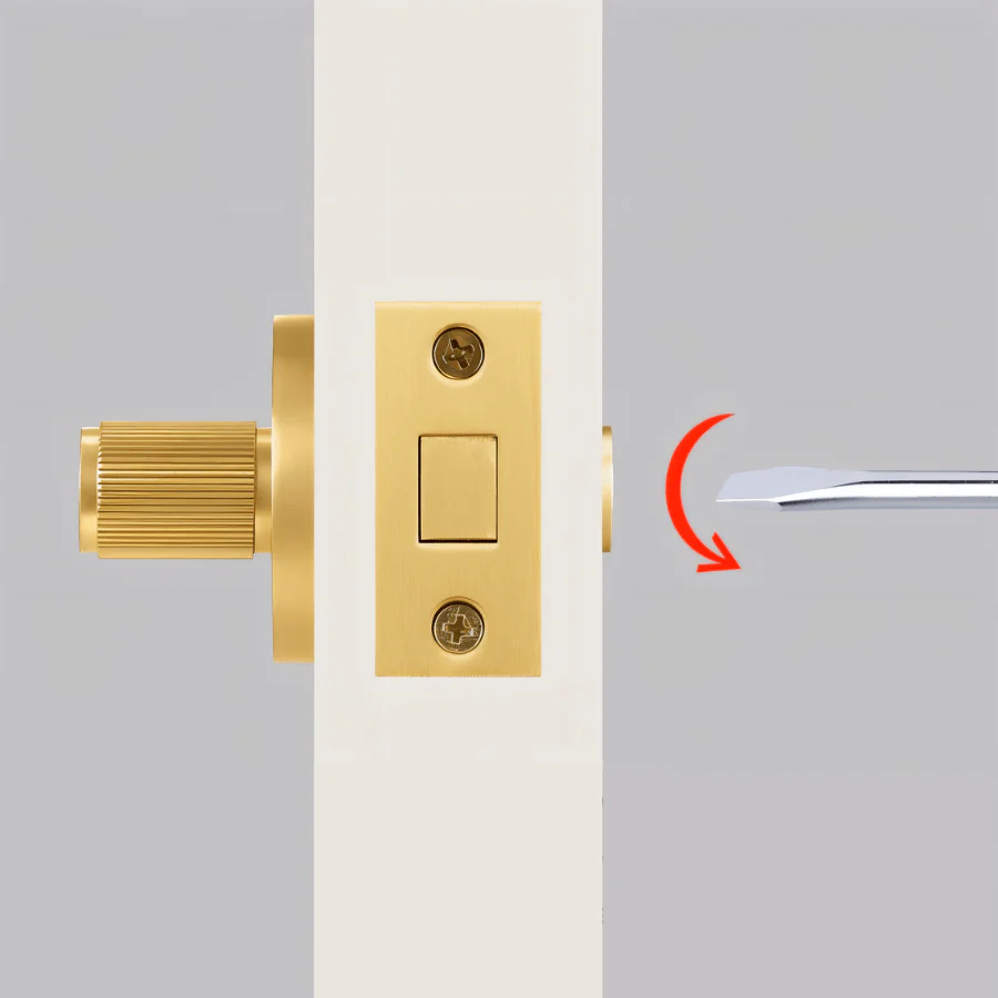 Stron Handle and Lock - Image 10