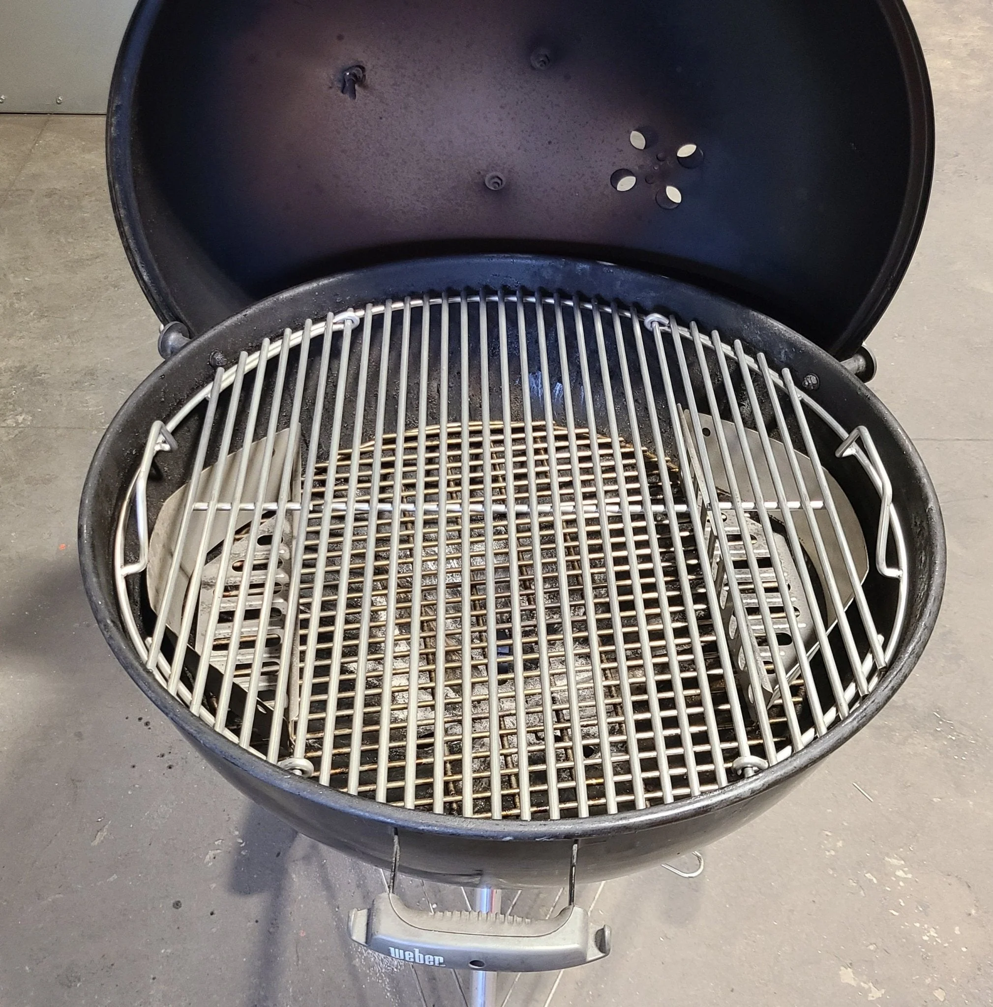 SUPER HEAVY DUTY FOOD GRATE FOR 26" KETTLE (0.275" STAINLESS STEEL, HEAVIER THAN 1/4") - Image 5