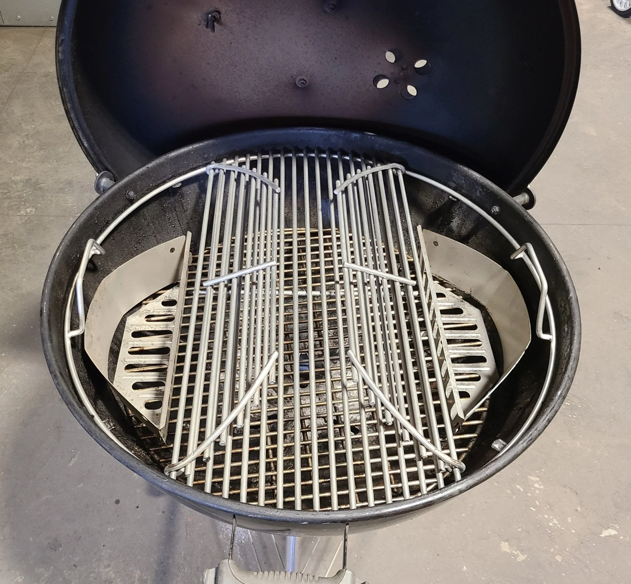 SUPER HEAVY DUTY FOOD GRATE FOR 26" KETTLE (0.275" STAINLESS STEEL, HEAVIER THAN 1/4") - Image 6