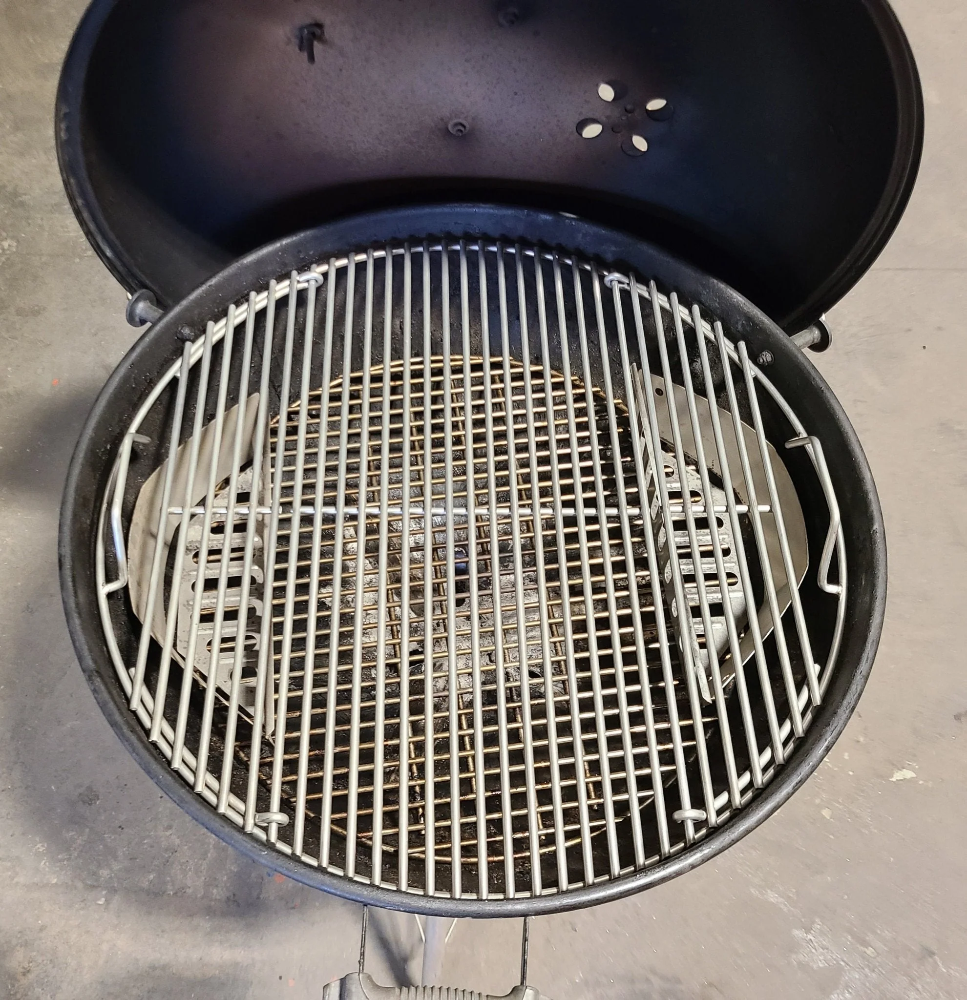 SUPER HEAVY DUTY FOOD GRATE FOR 26" KETTLE (0.275" STAINLESS STEEL, HEAVIER THAN 1/4") - Image 7