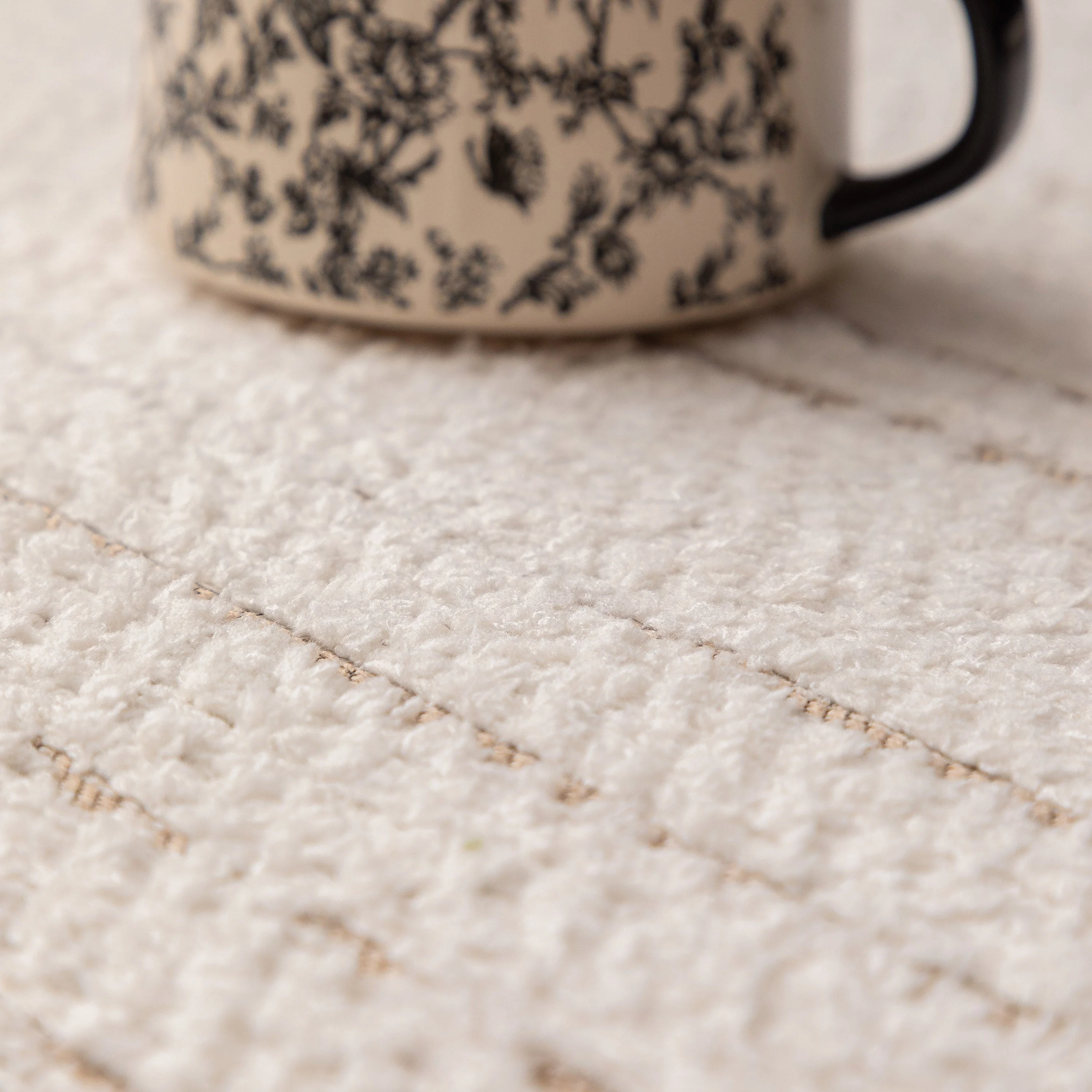 Textured Sofa Seat Cover with Wave Edge – Non-Slip, Washable Couch Throw Protector - Image 3