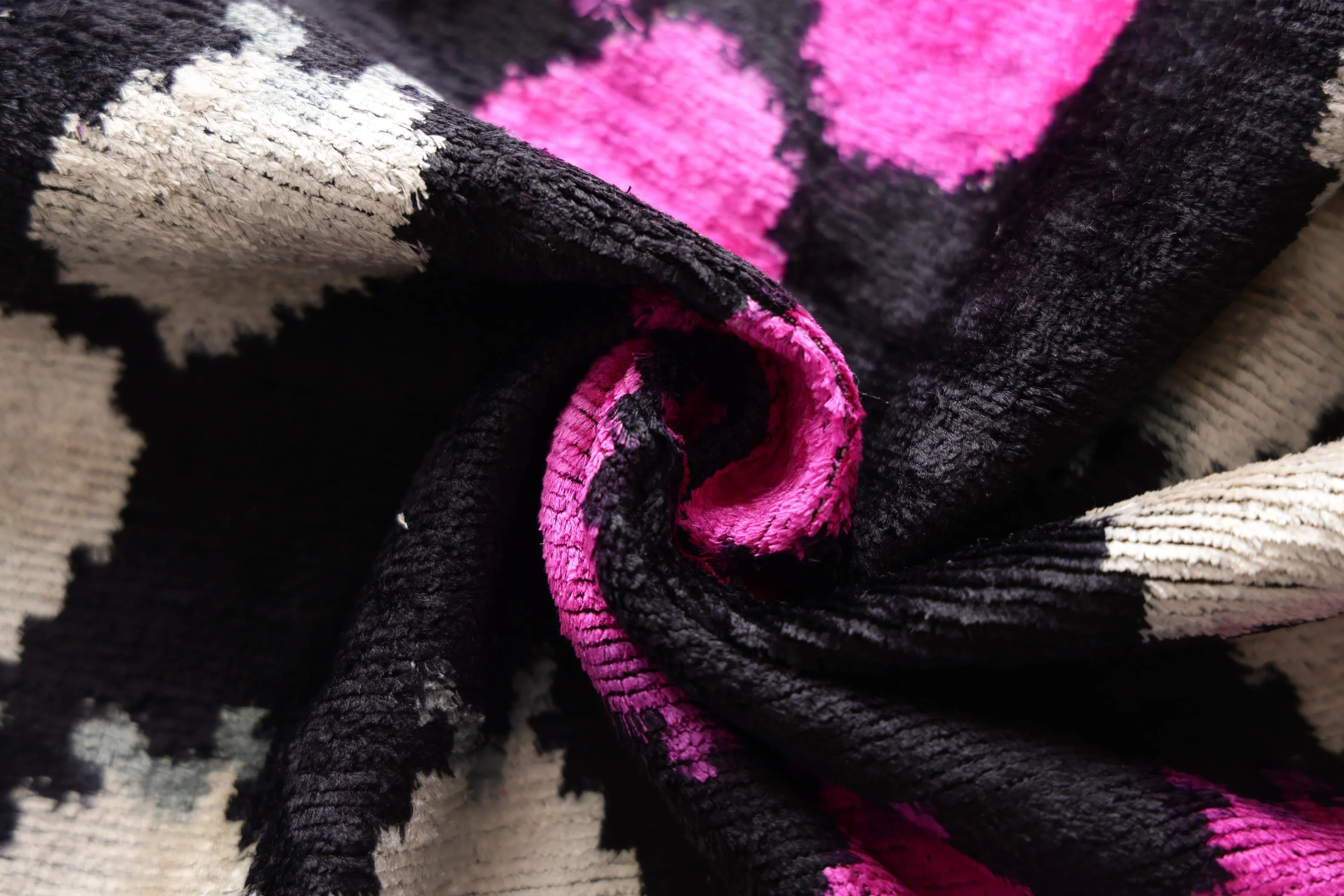 The Midnight & Magenta Ikat Silk Velvet Pillow - 20" x 20" - Image 7