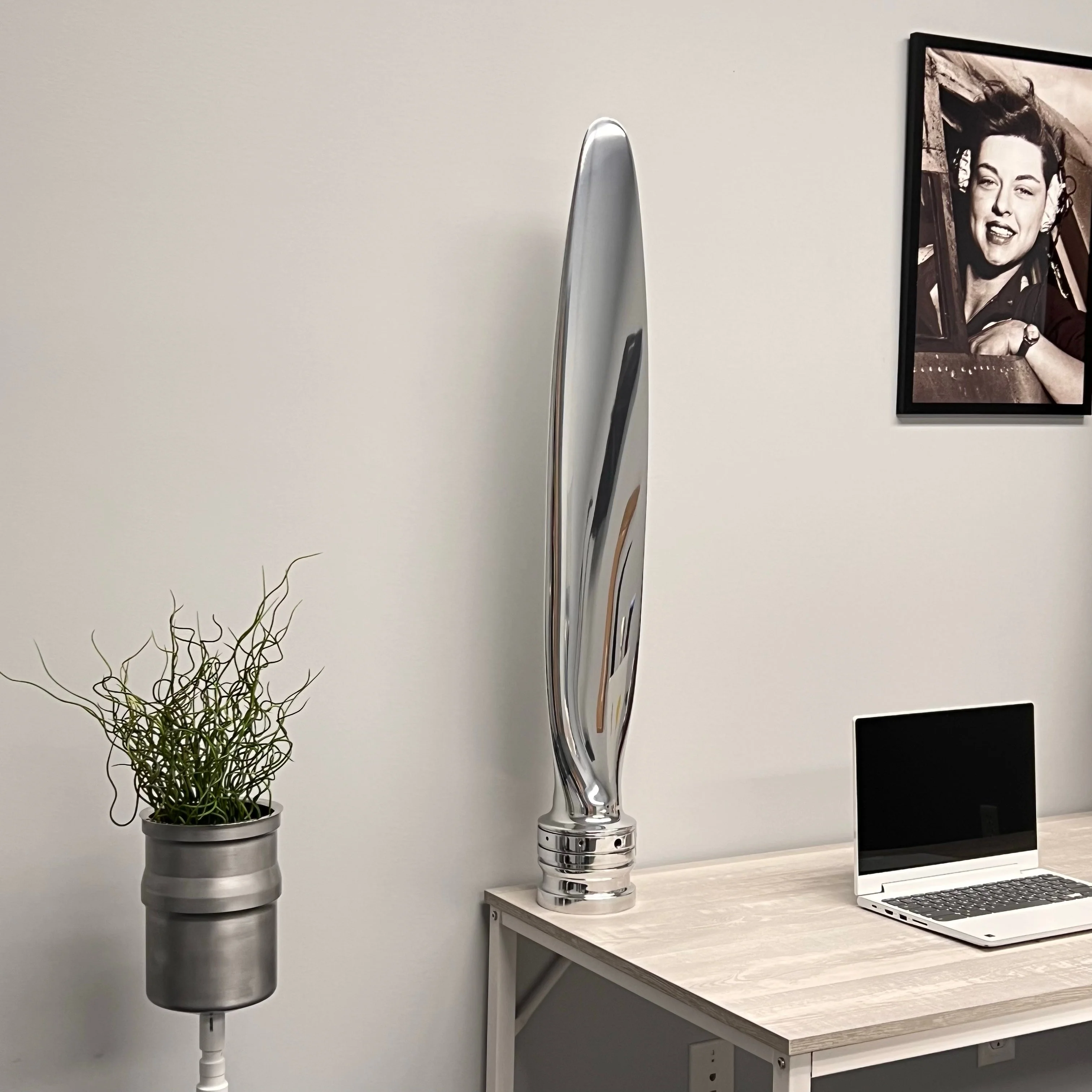 The Propsicle Modern Aviation Art CESSNA 402 Mirror Polished Chrome Airplane Propeller Blade Sculpture ( McCauley ) - Image 12
