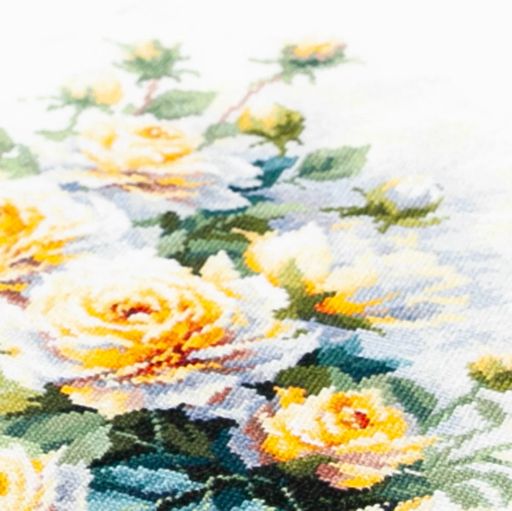The Queen of Flowers 70-08 Counted Cross-Stitch Kit - Image 4