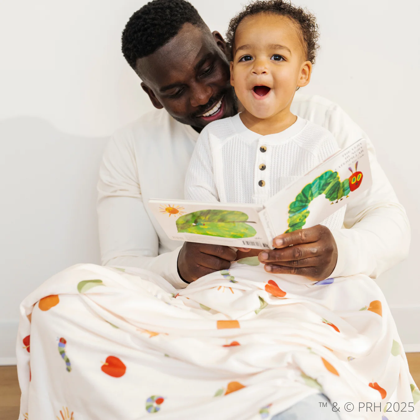 THE VERY HUNGRY CATERPILLAR™ MINKY STRETCH LUXE BLANKETS - Image 10