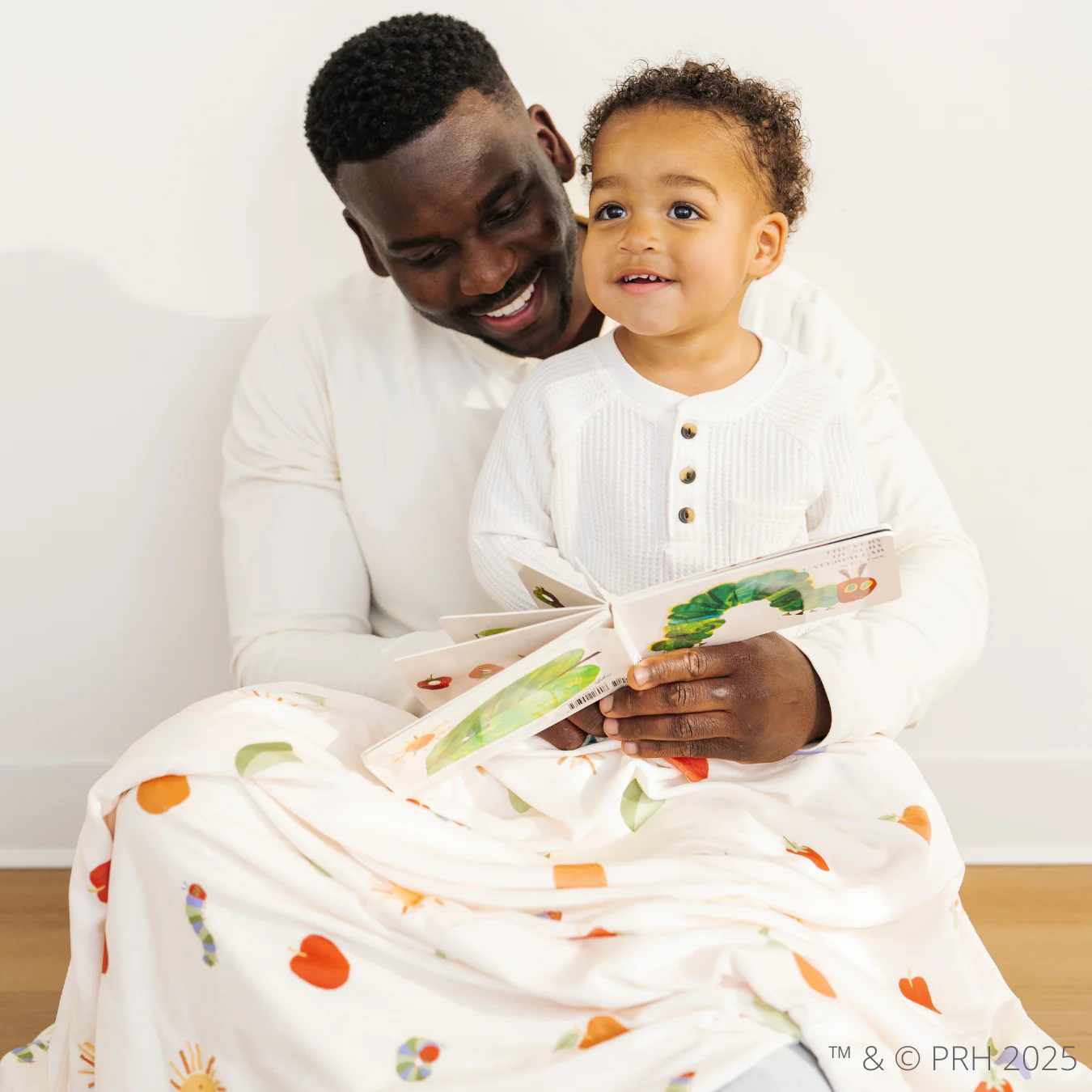 THE VERY HUNGRY CATERPILLAR™ MINKY STRETCH LUXE BLANKETS - Image 8