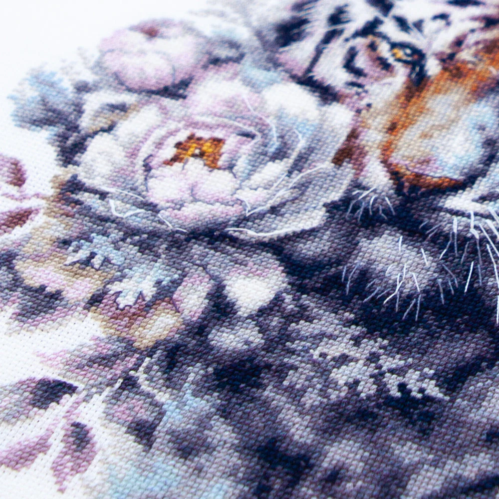 The White Tiger 70-14 Counted Cross-Stitch Kit - Image 7