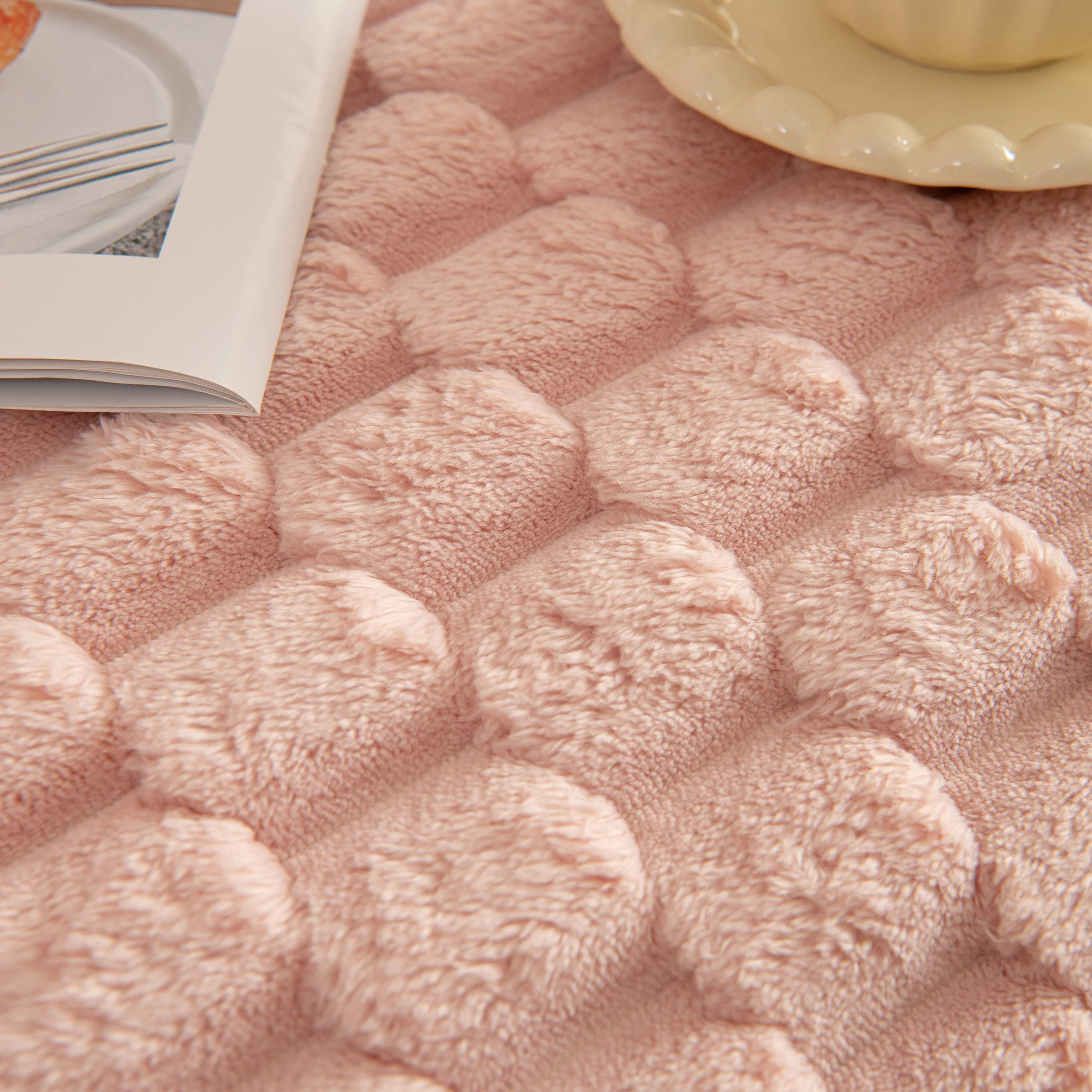 Thick Plush Faux Fur Couch Cover Blanket Warm Fuzzy Blanket Couch Protector for Winter - Image 4