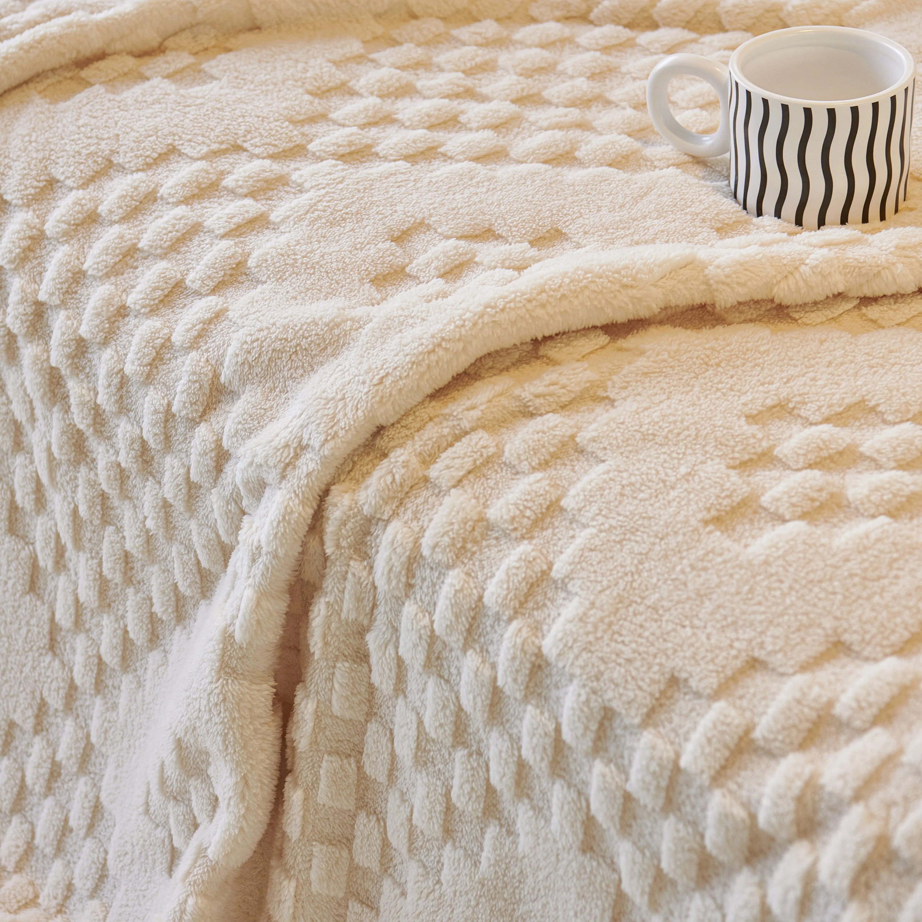 Thickened 3D Plush Premium Living Spaces Couch Covers Soft and Warm Couch Protector Blanket - Image 12