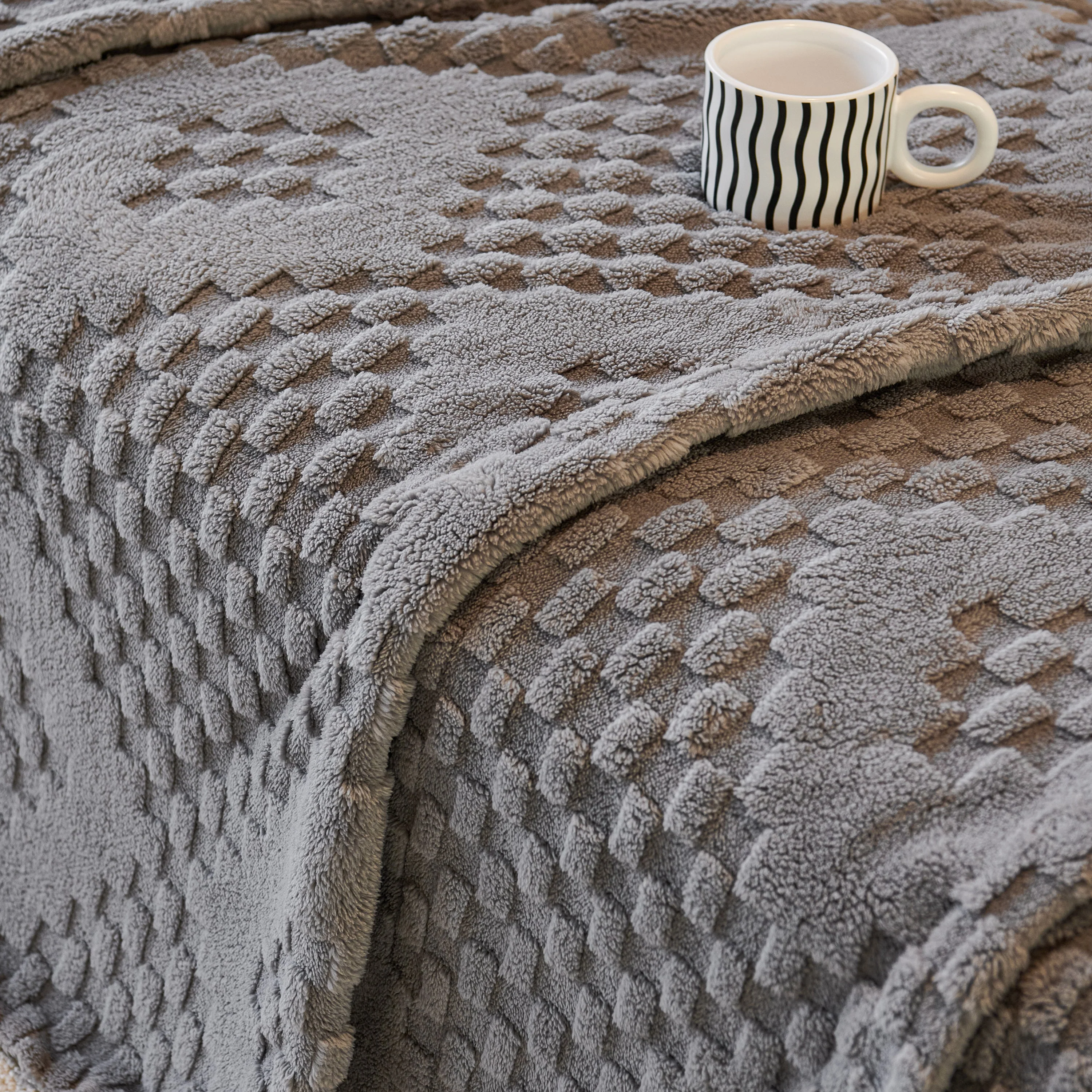 Thickened 3D Plush Premium Living Spaces Couch Covers Soft and Warm Couch Protector Blanket - Image 93