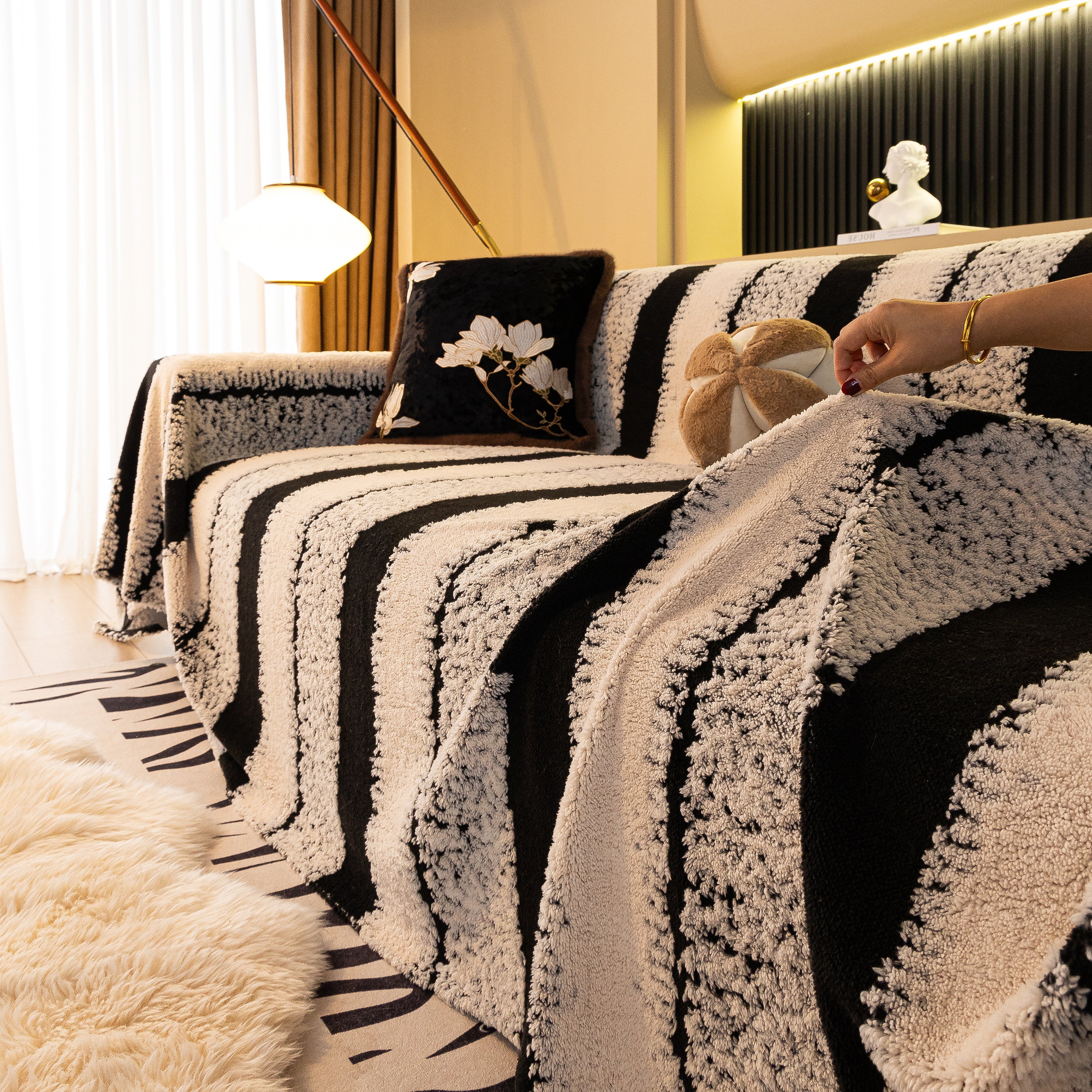 Thickened Coral Fleece Sofa Throw Cover Slipcover Warm Jacquard Cozy Couch Cover Blankets - Image 10