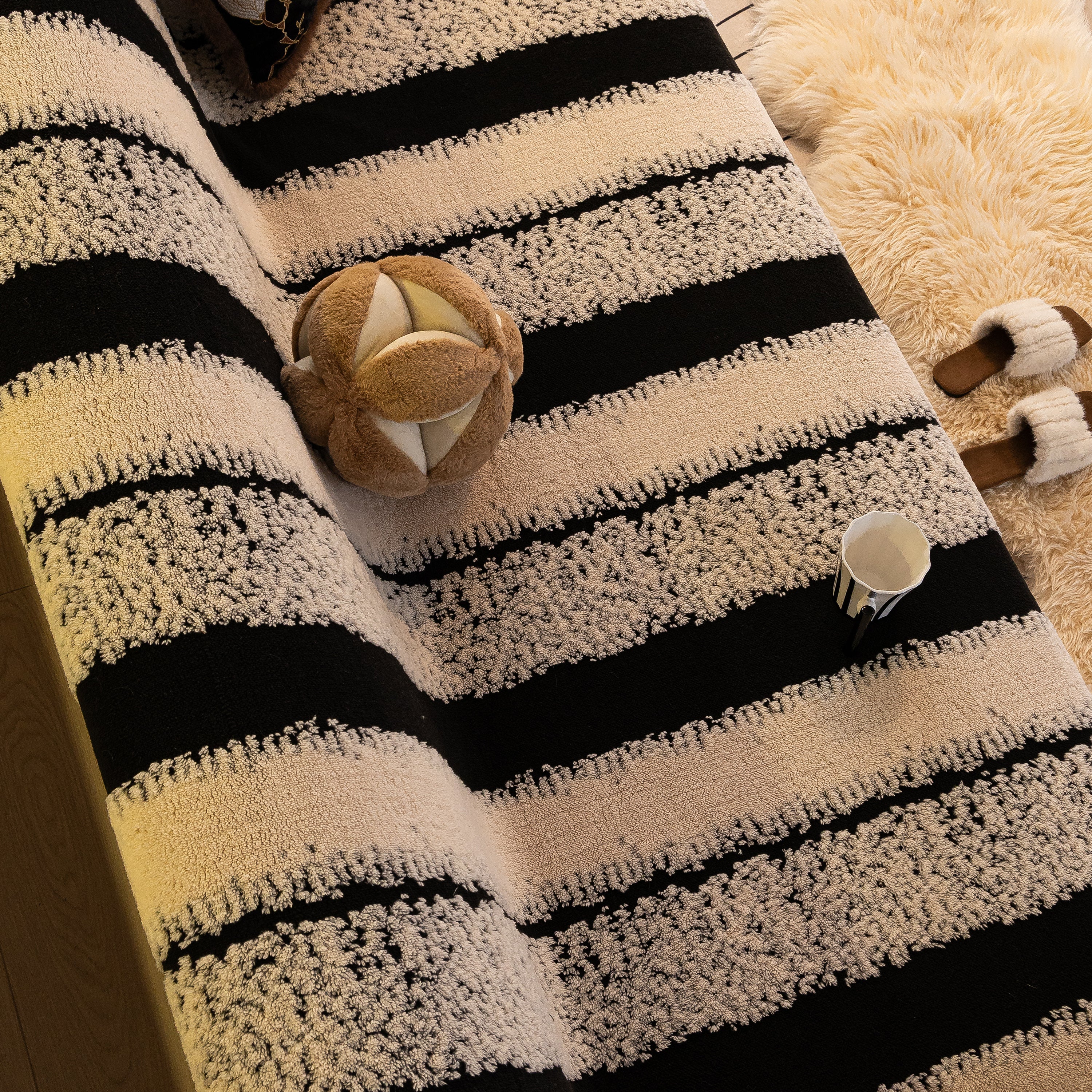 Thickened Coral Fleece Sofa Throw Cover Slipcover Warm Jacquard Cozy Couch Cover Blankets - Image 7