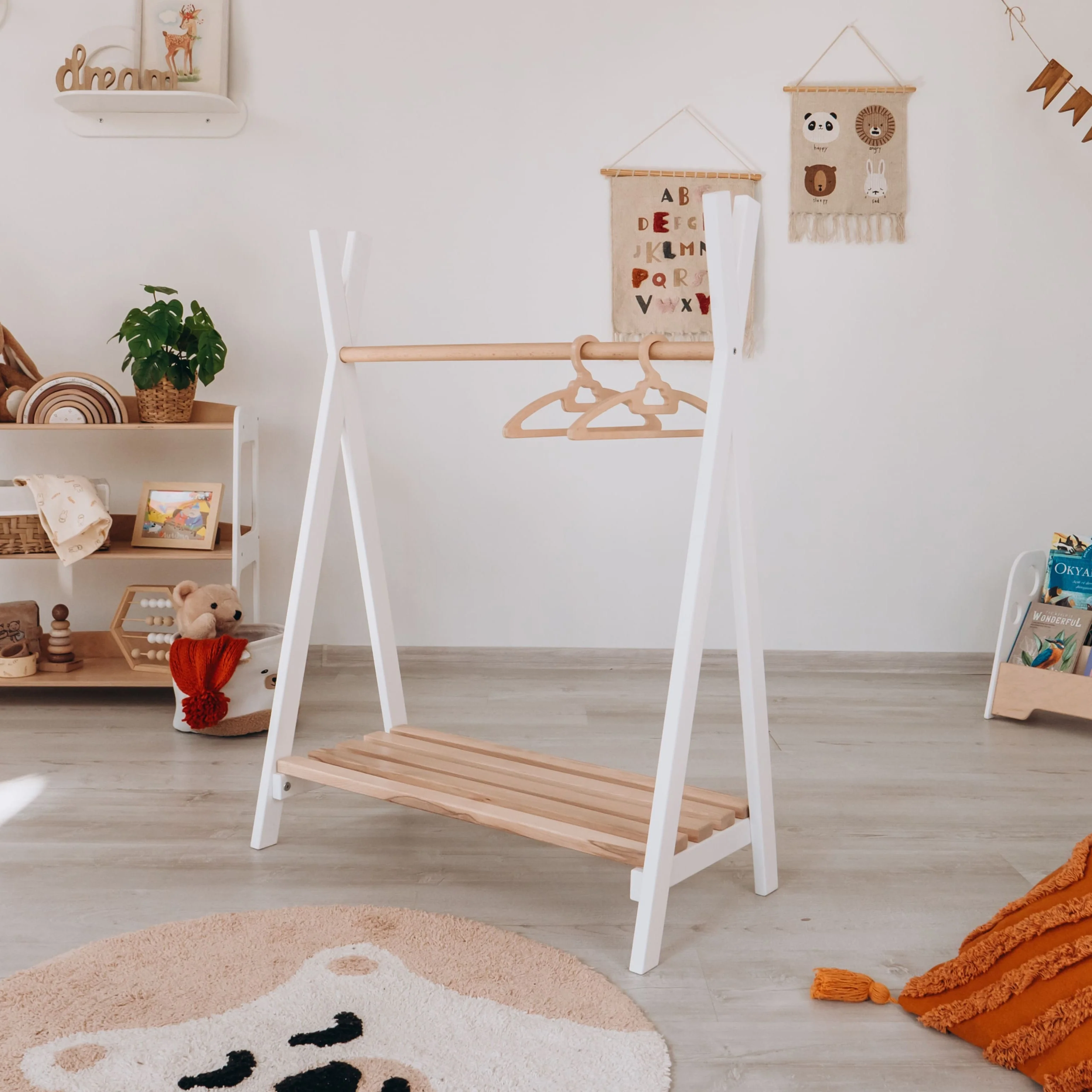 Toddler's Clothes Rack - Image 7