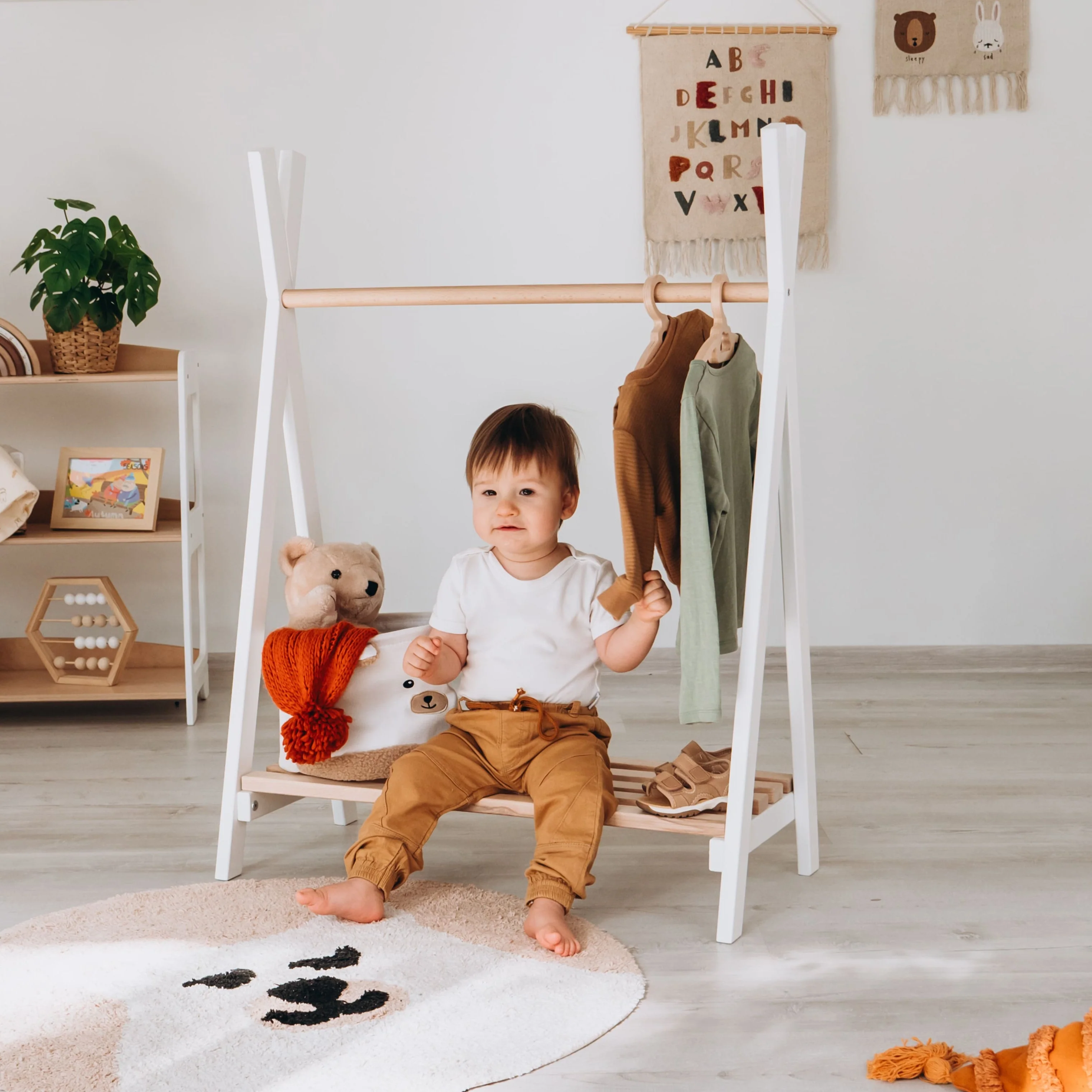 Toddler's Clothes Rack - Image 9