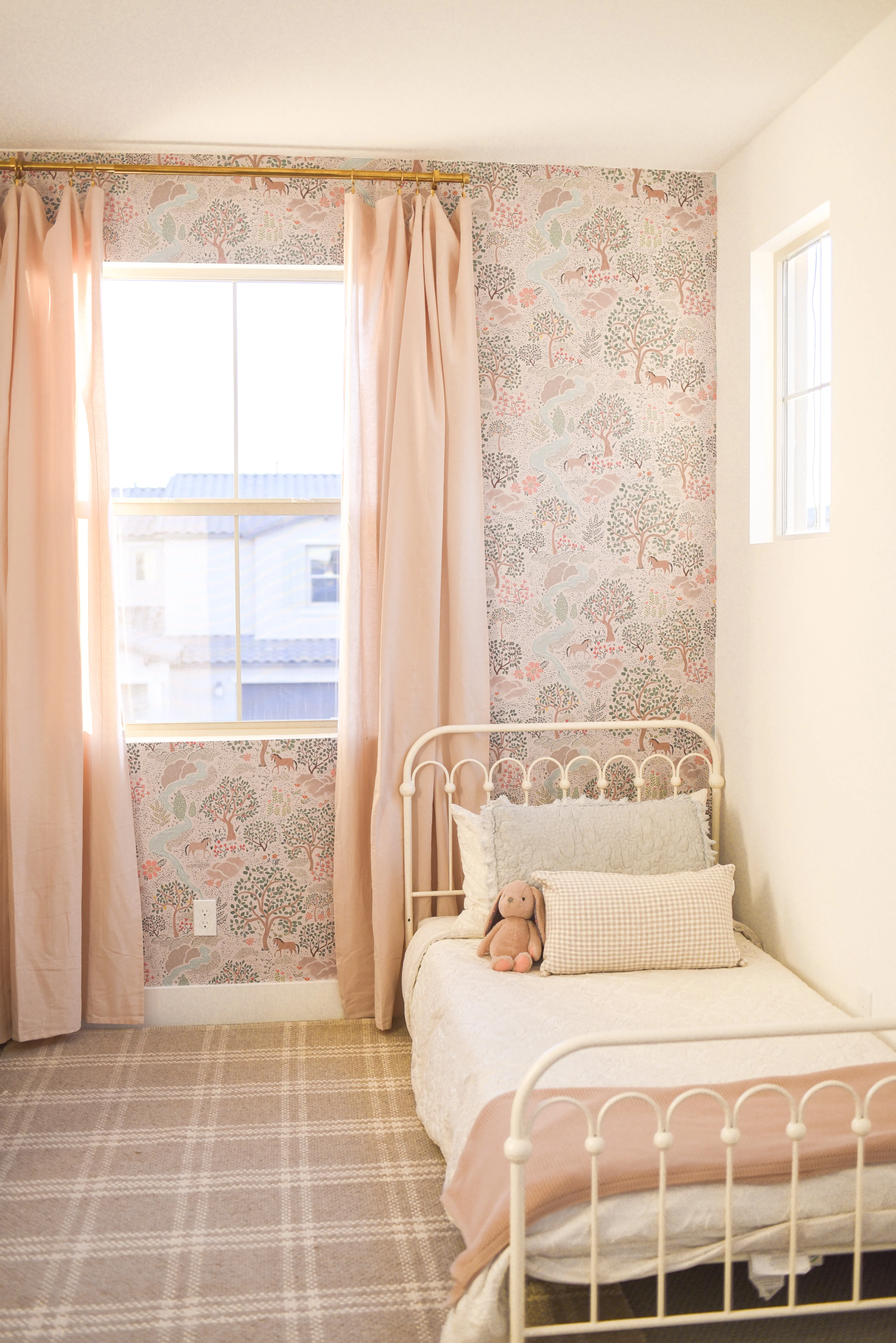 Townsley Wallpaper by Aynsley Ovard x Bloomery Decor - Image 4